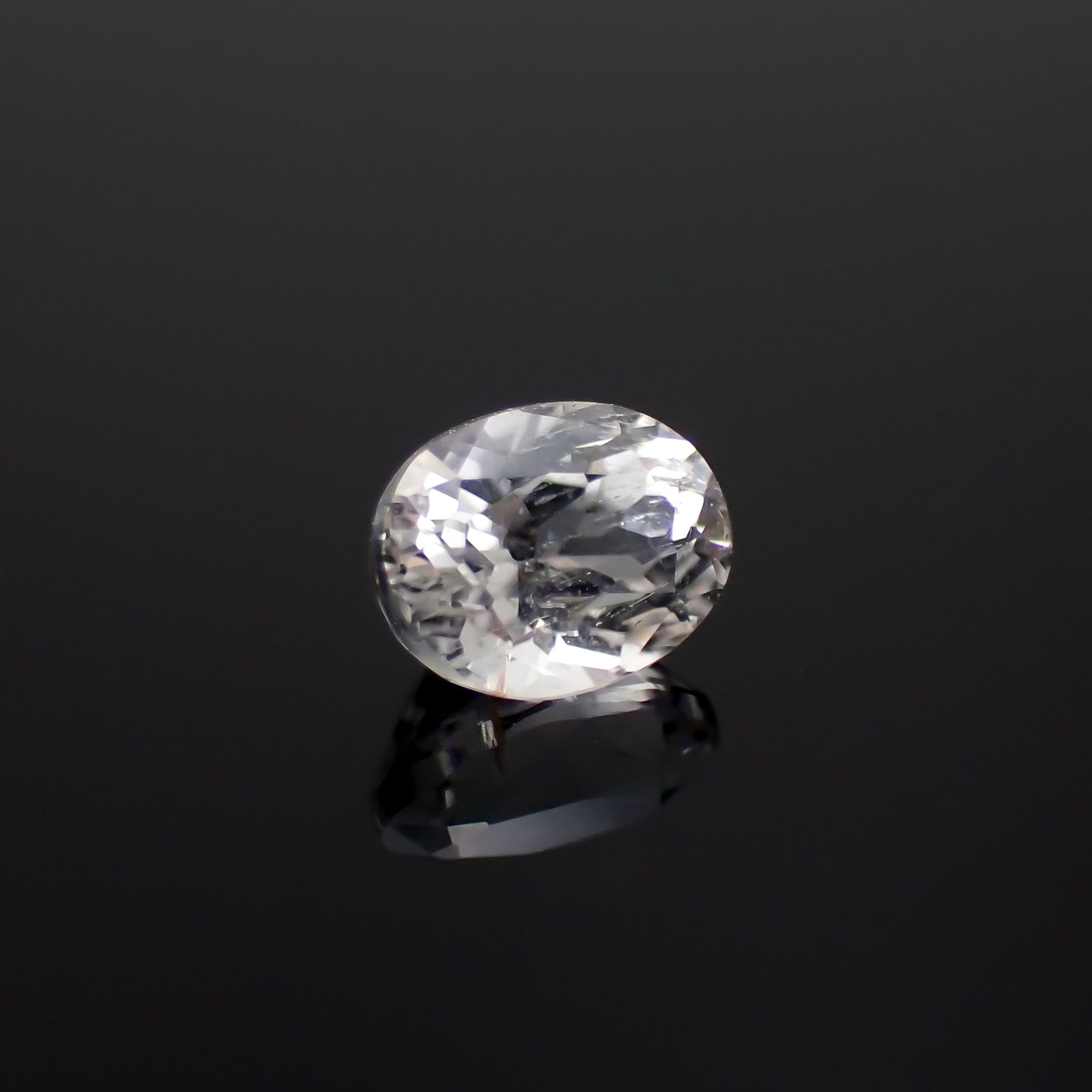 フェナカイト(宝石名フェナカイト)マダガスカル/ブラジル産 0.66ct 識別済[230923403]5.9x4.5mm前後