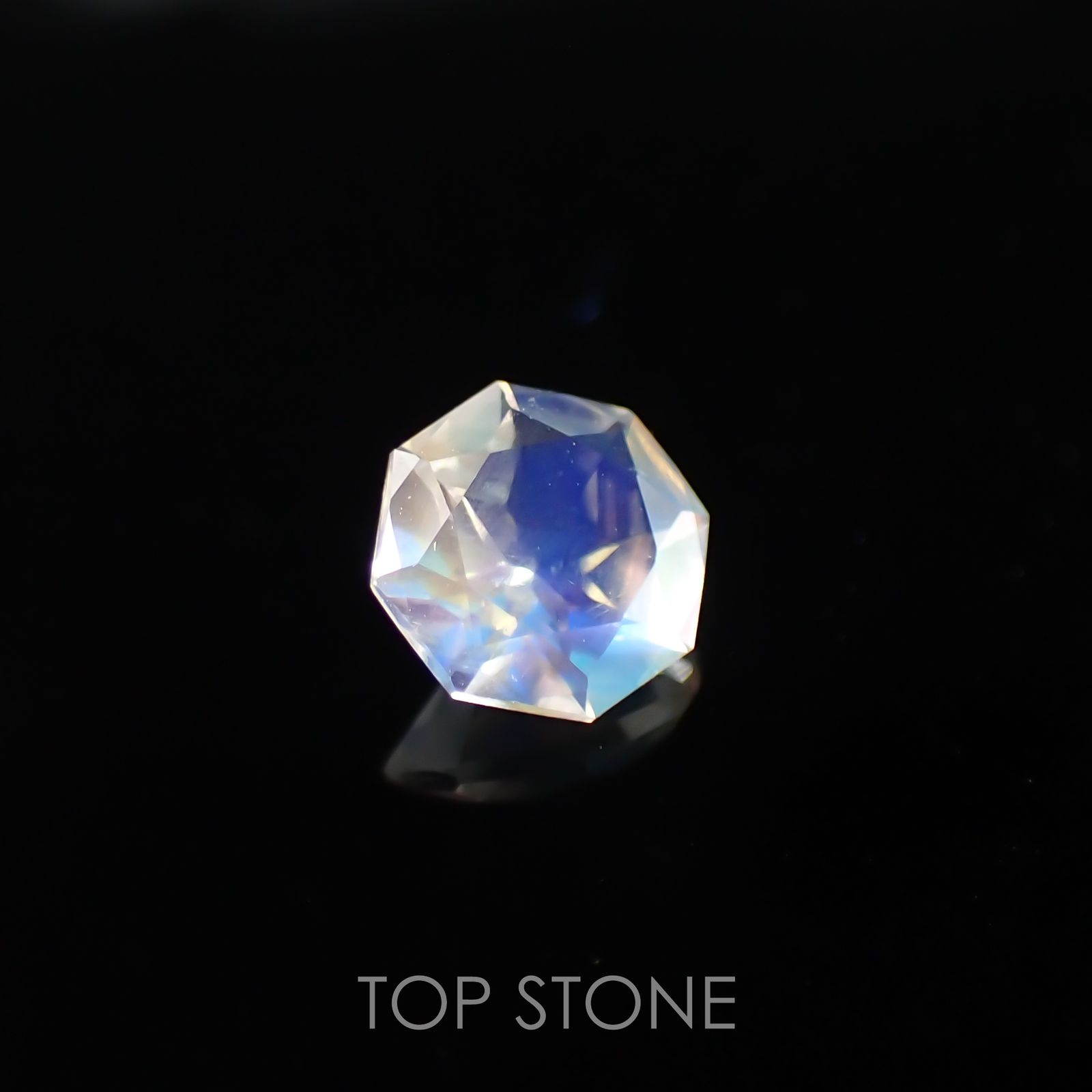 ◇オクタゴンカット◇レインボームーンストーンSA(宝石名アンデシン・ラブラドライト) インド・タミルナードゥ産 0.34ct 識別済[210611027]4.7×4.6mm前後