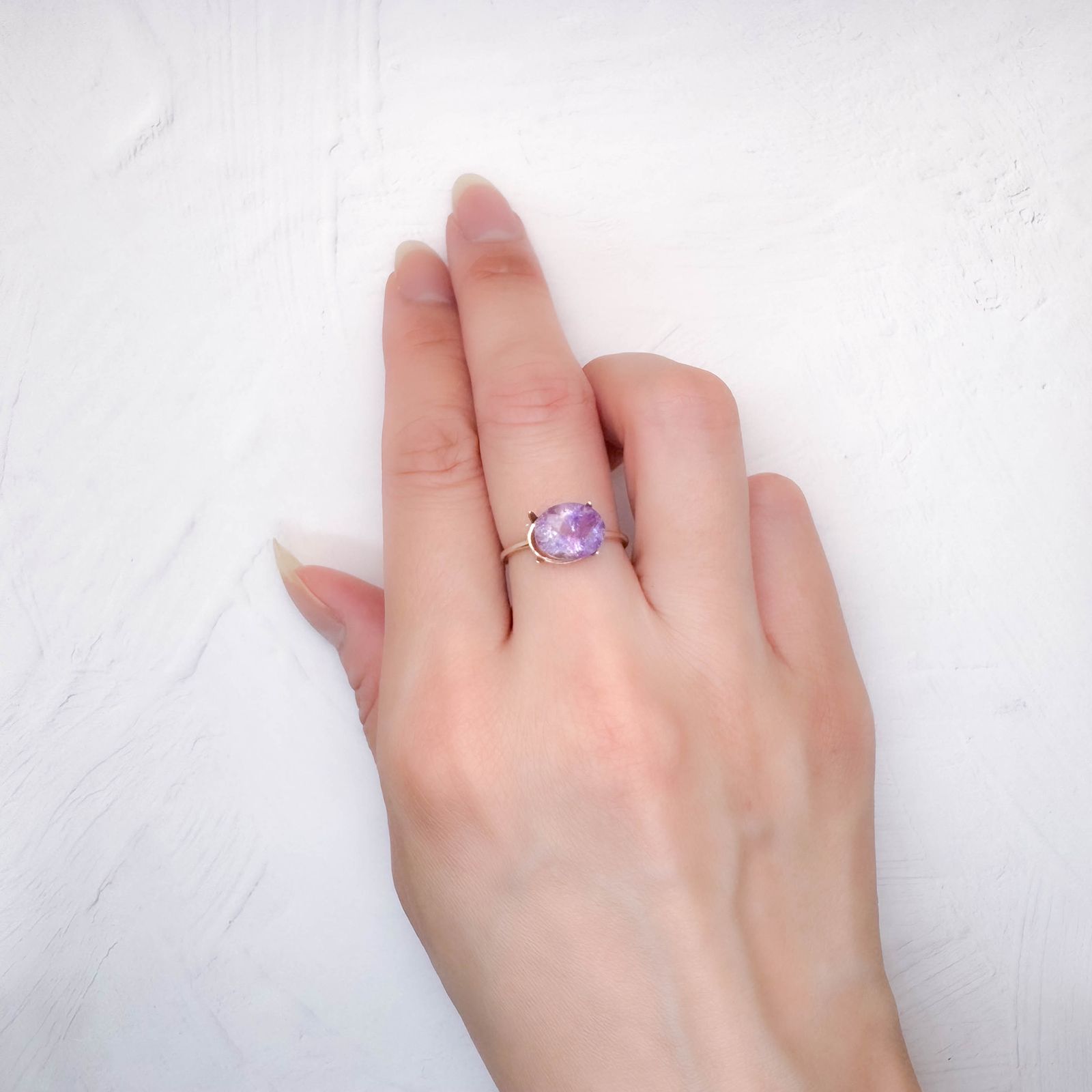 アメジストエレスチャル ブラジル産 2.12ct [250730854]9.7x7.7mm前後