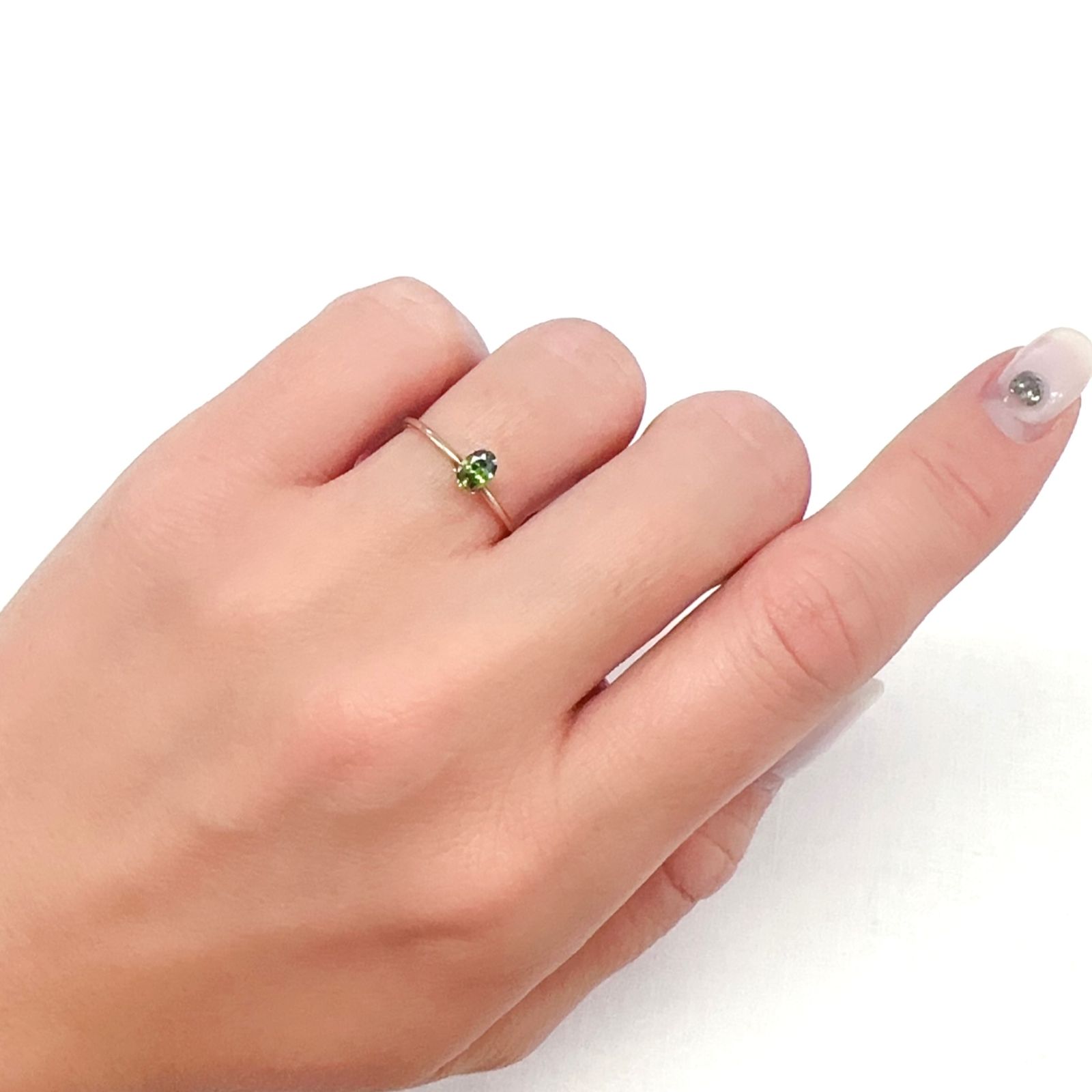 グリーンスファレライト(宝石名グリーン・スファレライト)ブルガリア産 0.329ct ソ付(彩珠)[231224522]4.7x3.4mm前後