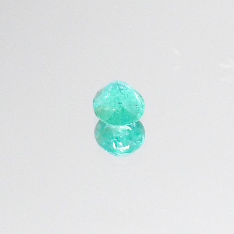 パライバトルマリン(宝石名トルマリン/別名パライバ・トルマリン) ブラジル産 0.180ct ソ付(宝貴協)[20073528]4.1×3.1mm前後
