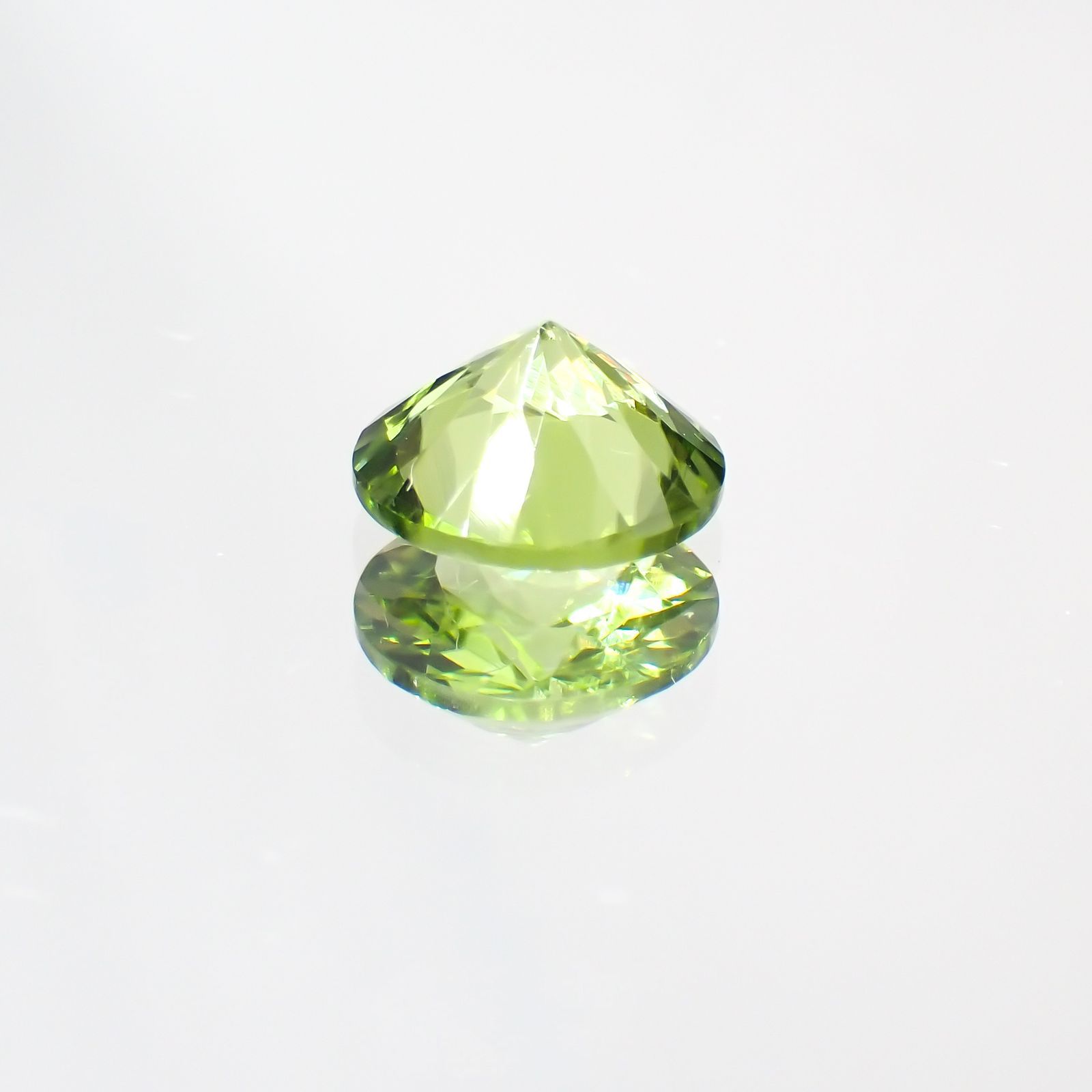 ペリドット(宝石名ペリドット) パキスタン産 1.14ct 識別済[211013087]6.9×6.9mm前後