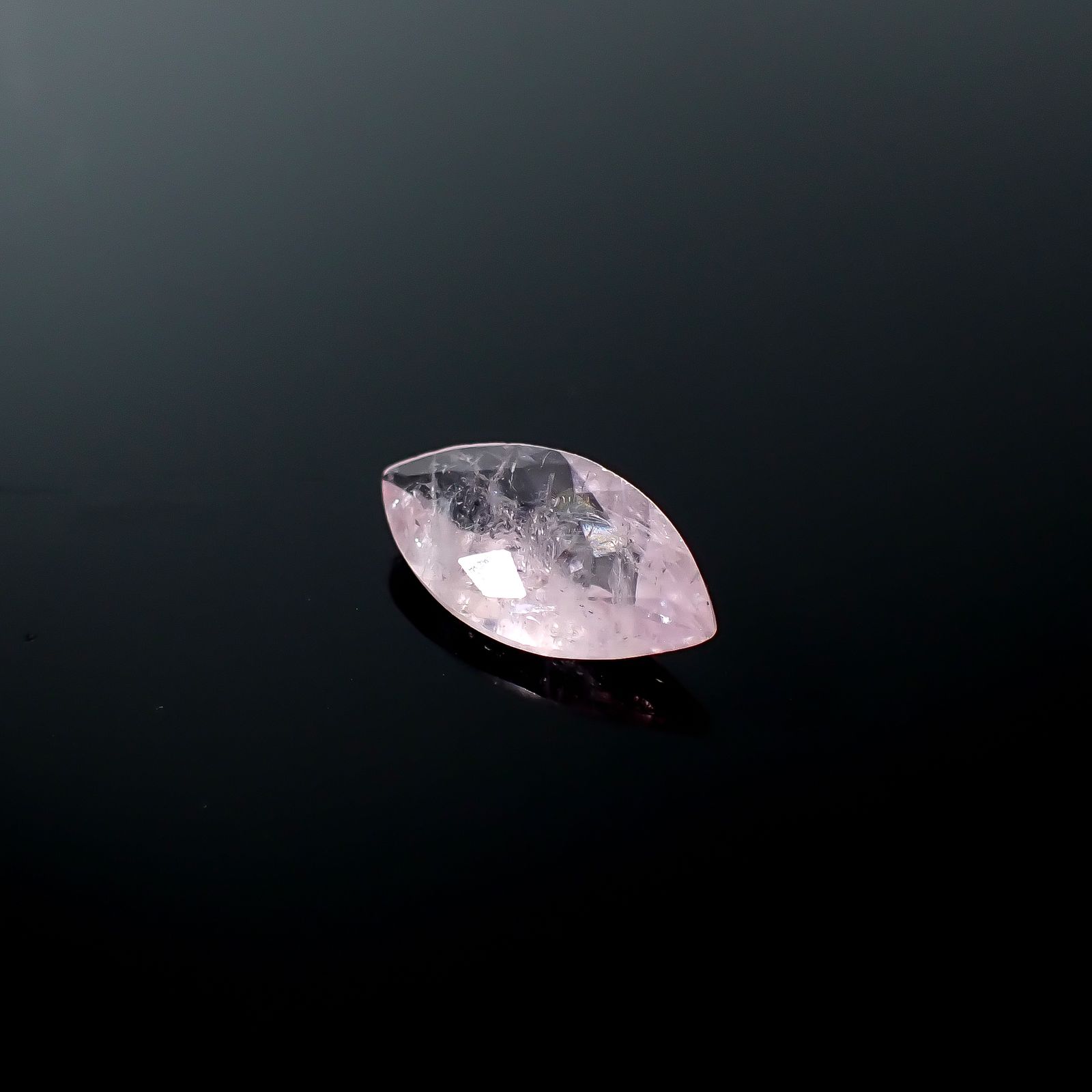 ◇チェッカーカット◇モルガナイト ブラジル産 2.44ct [250730875]14.9x7.4mm前後