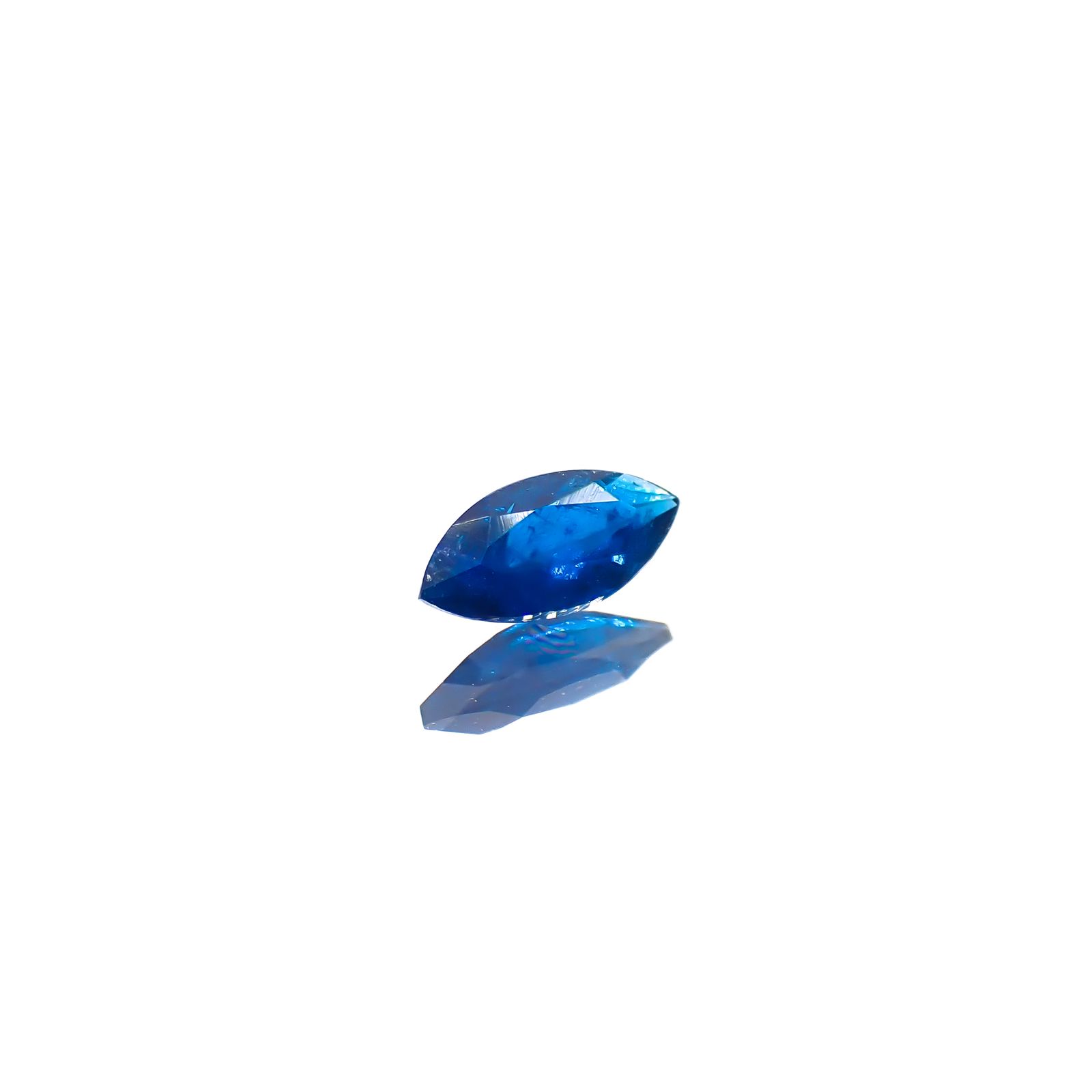 アウイナイト フルオレッセンス(宝石名アウイナイト)ドイツ産 0.091ct 識別済[240628313]4.9x2.4mm前後