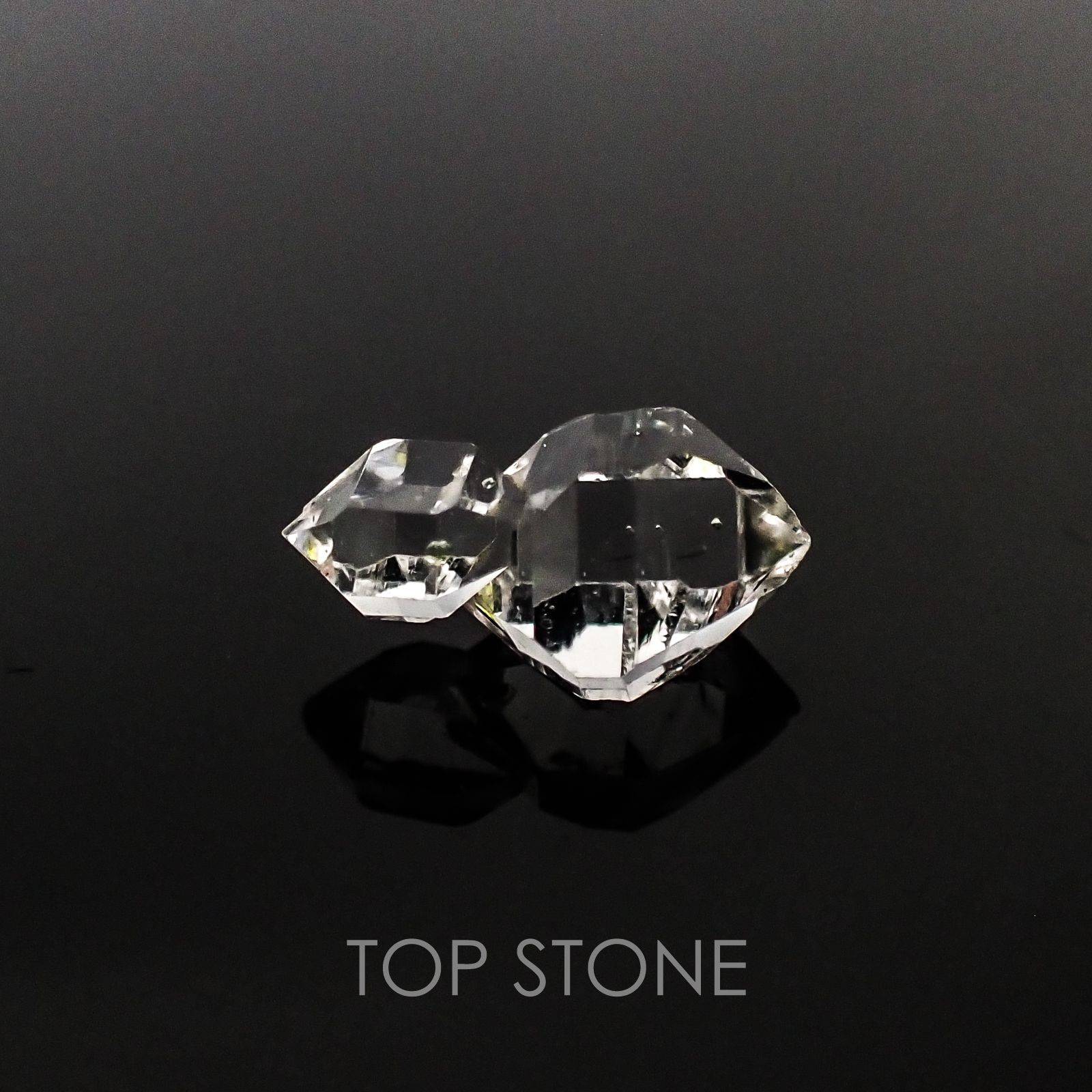 オイルインクォーツ パキスタン産 原石・結晶 2.07ct[20127543]12×6.8mm前後