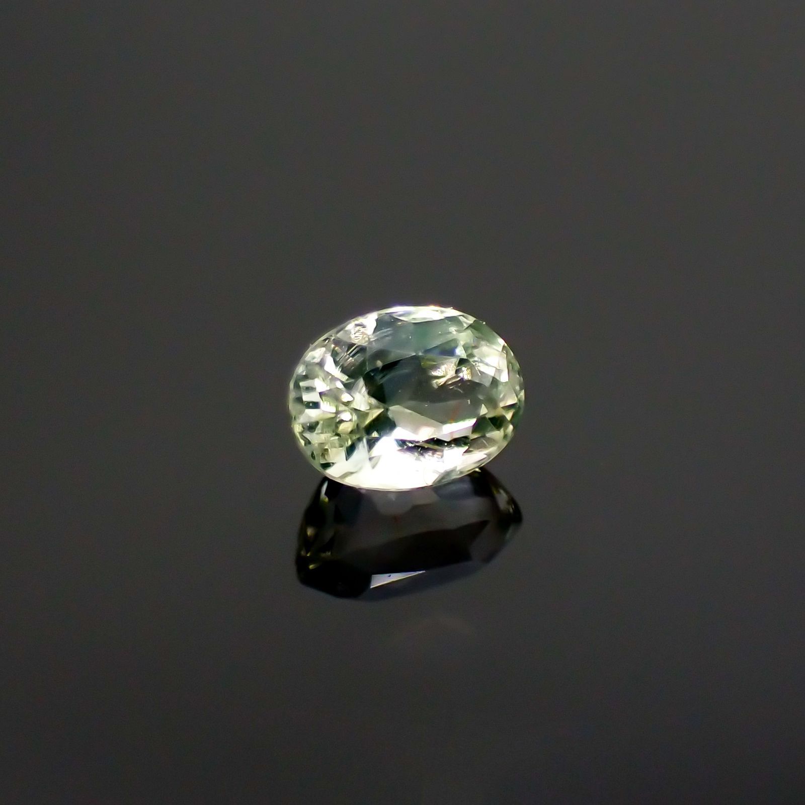 ハイアライトオパール(宝石名オパール) メキシコ産 0.177ct ソ付(彩珠)[210712057]3.9×3mm前後