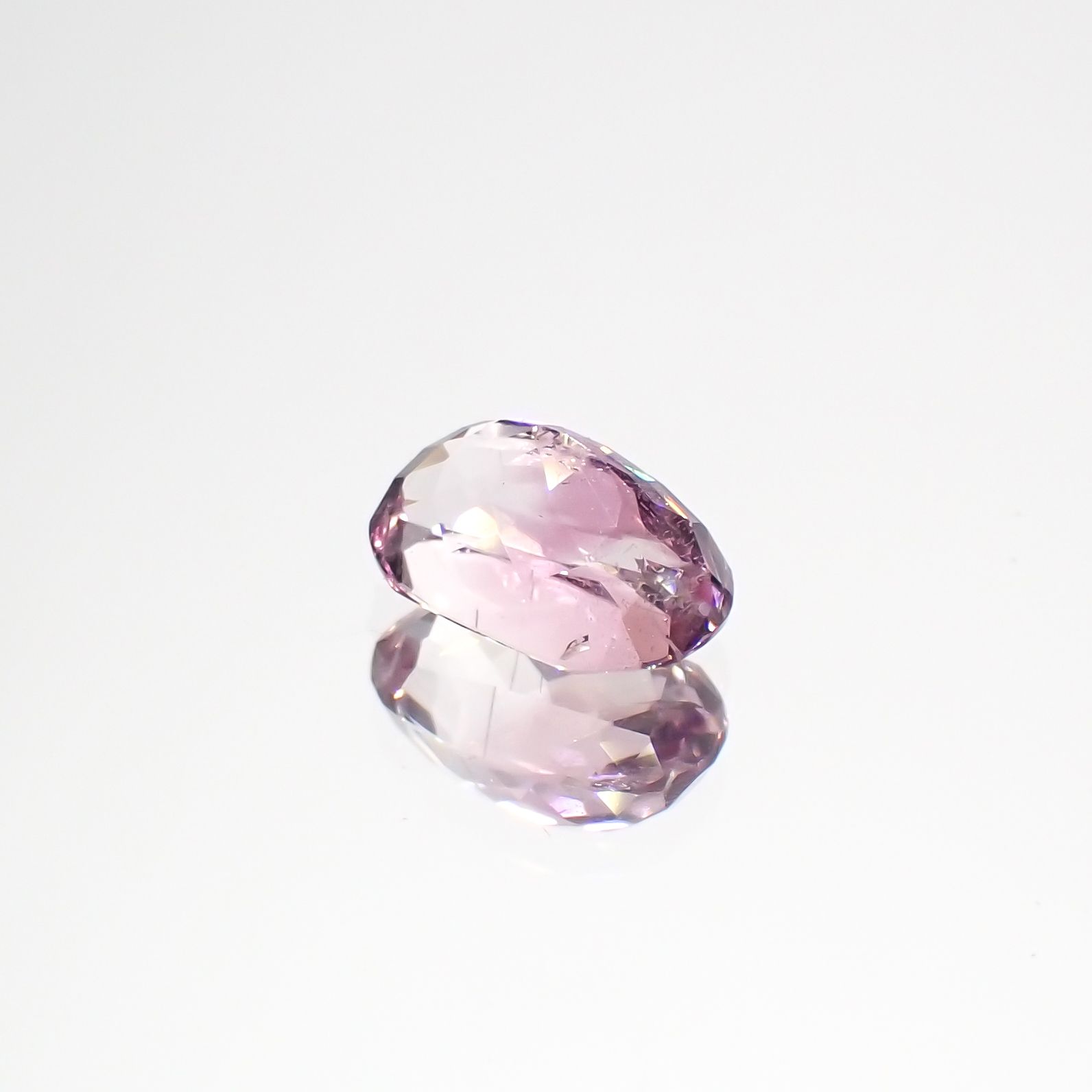 ピンクポードレッタイト (宝石名ピンク・ポードレッタイト )ビルマ産 0.574ct ソ付(彩珠)[231023923]6.4x4.5mm前後