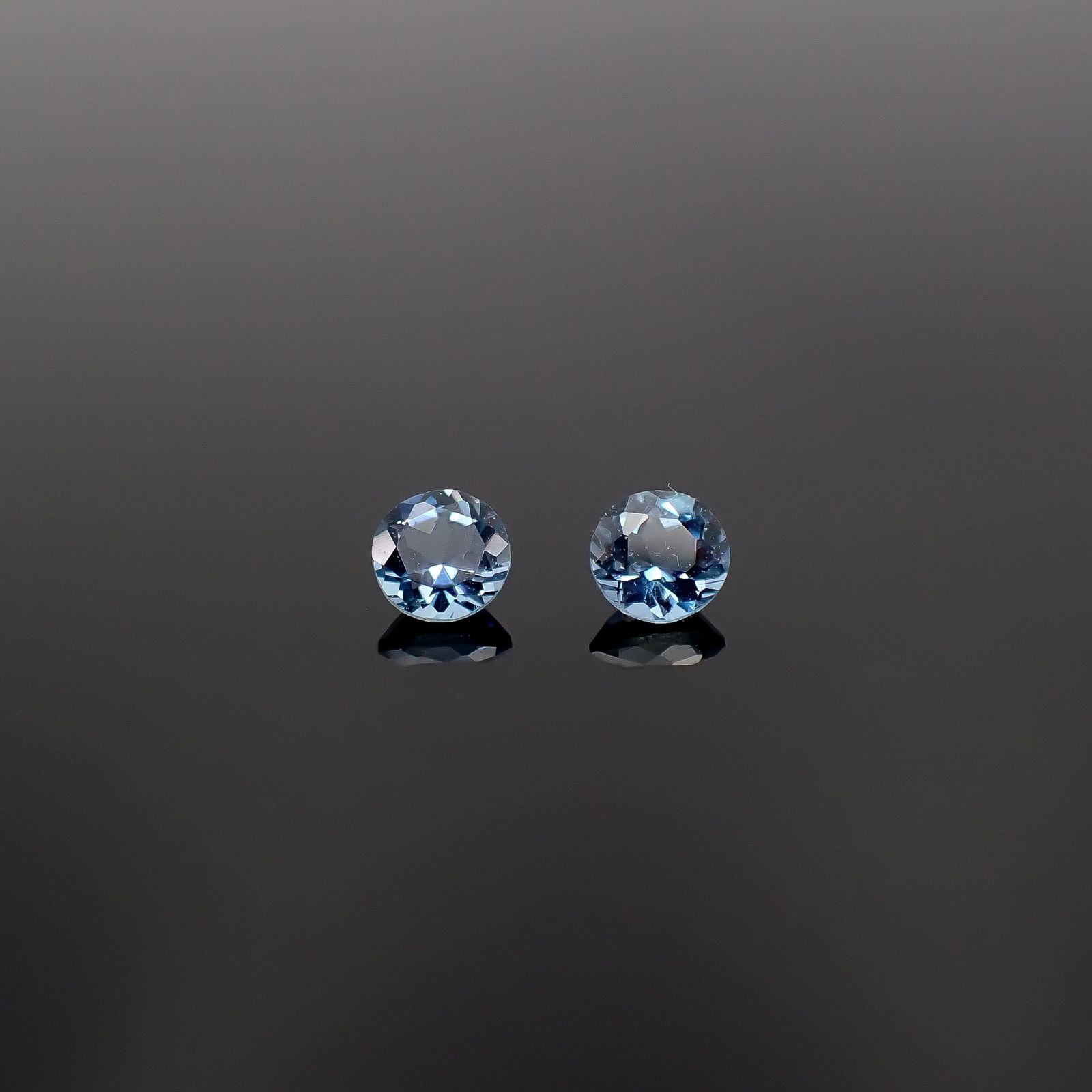 ◇ペアセット◇サンタマリアアクアマリン(宝石名アクアマリン)ブラジル産 識別済 0.31ct(2pcs合計) / 3.5x3.5mm前後 [260231762]