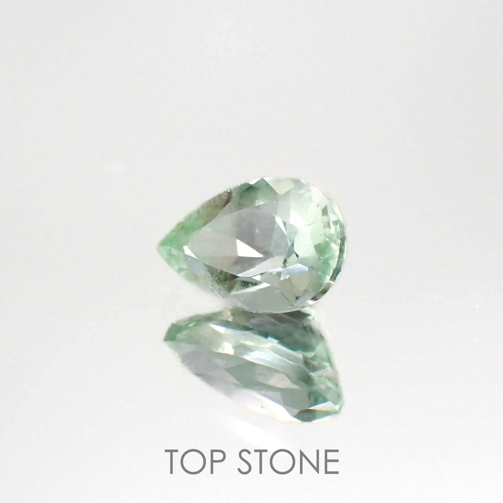 バナジウムコーネルピン(宝石名コーネルピン)タンザニア・タンガ州産 1.02ct 識別済[220716902]7.6x5.1mm前後