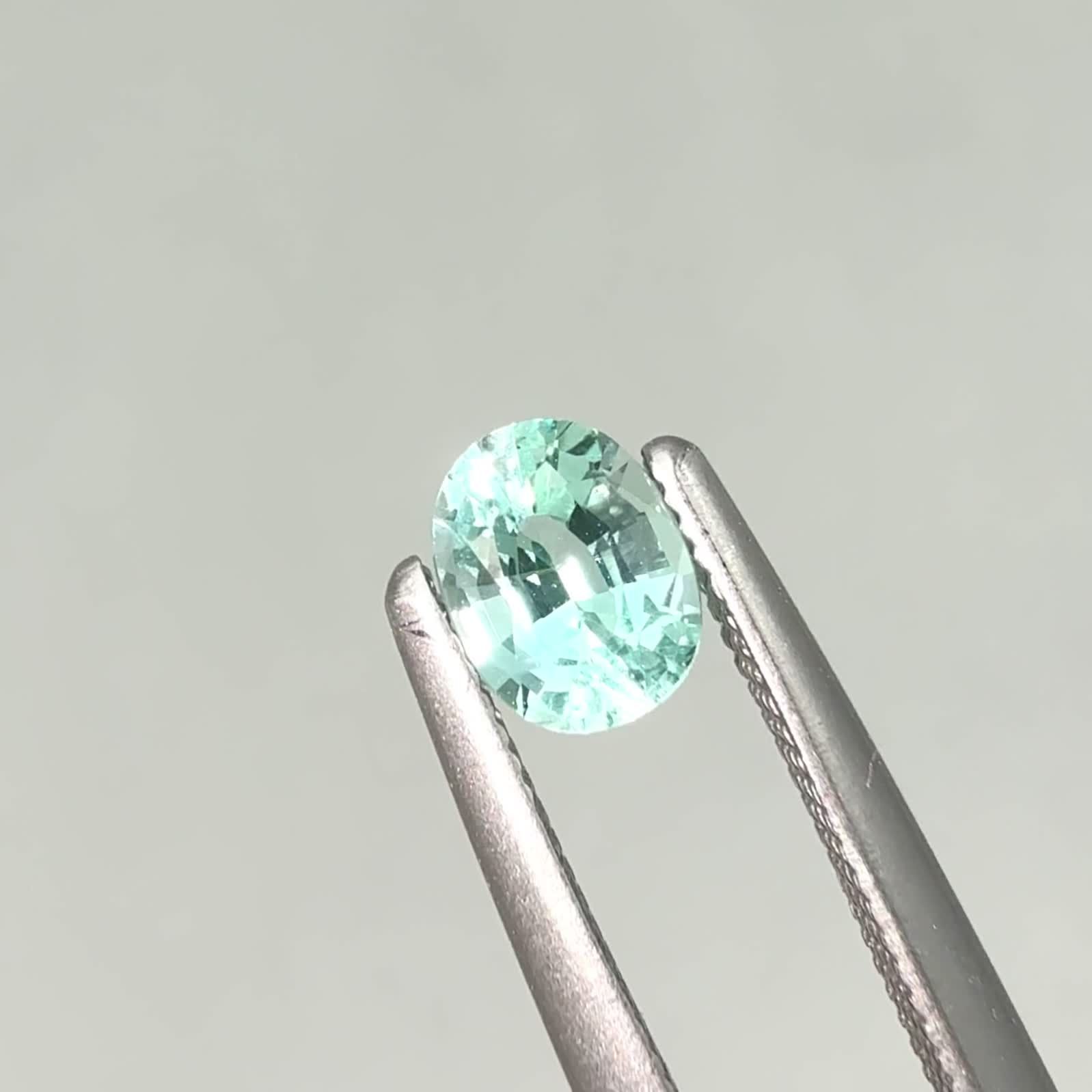 ミントベリル ナイジェリア産 0.31ct [250430200]4.9x3.7mm前後