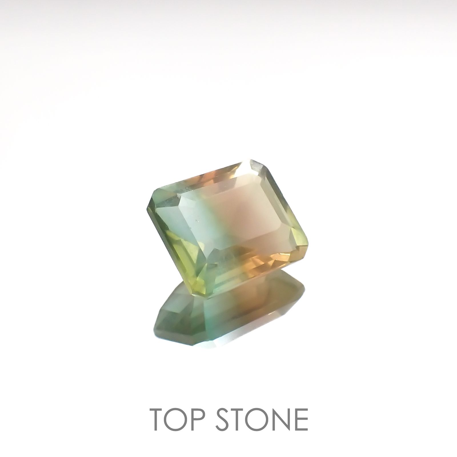 バイカラーフローライト ブラジル産 6.91ct[220917629]11.7x9.9mm前後
