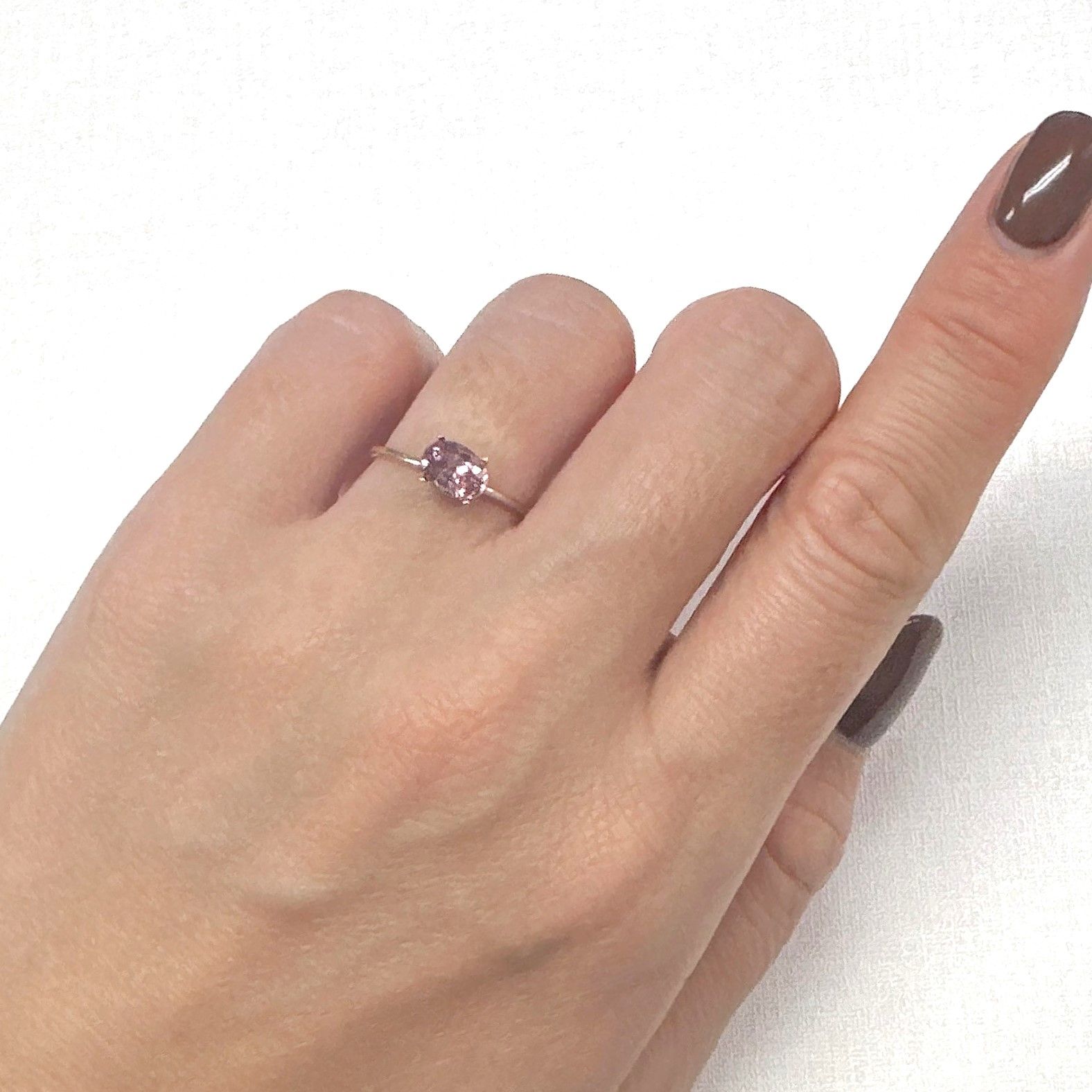 カラーシフトマラヤガーネット(宝石名ガーネット)タンザニア産 0.77ct 識別済[220115019]5.9x4.5mm前後