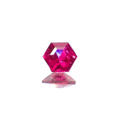 ◇ヘキサゴンカット◇ルビー 非加熱 モザンビーク産 0.25ct / 3.5x3.5mm前後 [240427112]