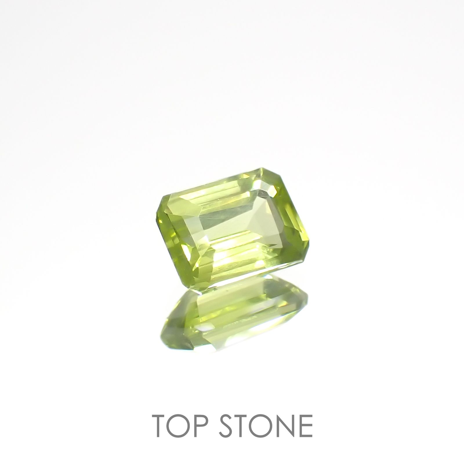 グリーンエンスタタイト(宝石名グリーン・エンスタタイト)カメルーン産 0.51ct 識別済[220917603]5.3x4mm前後