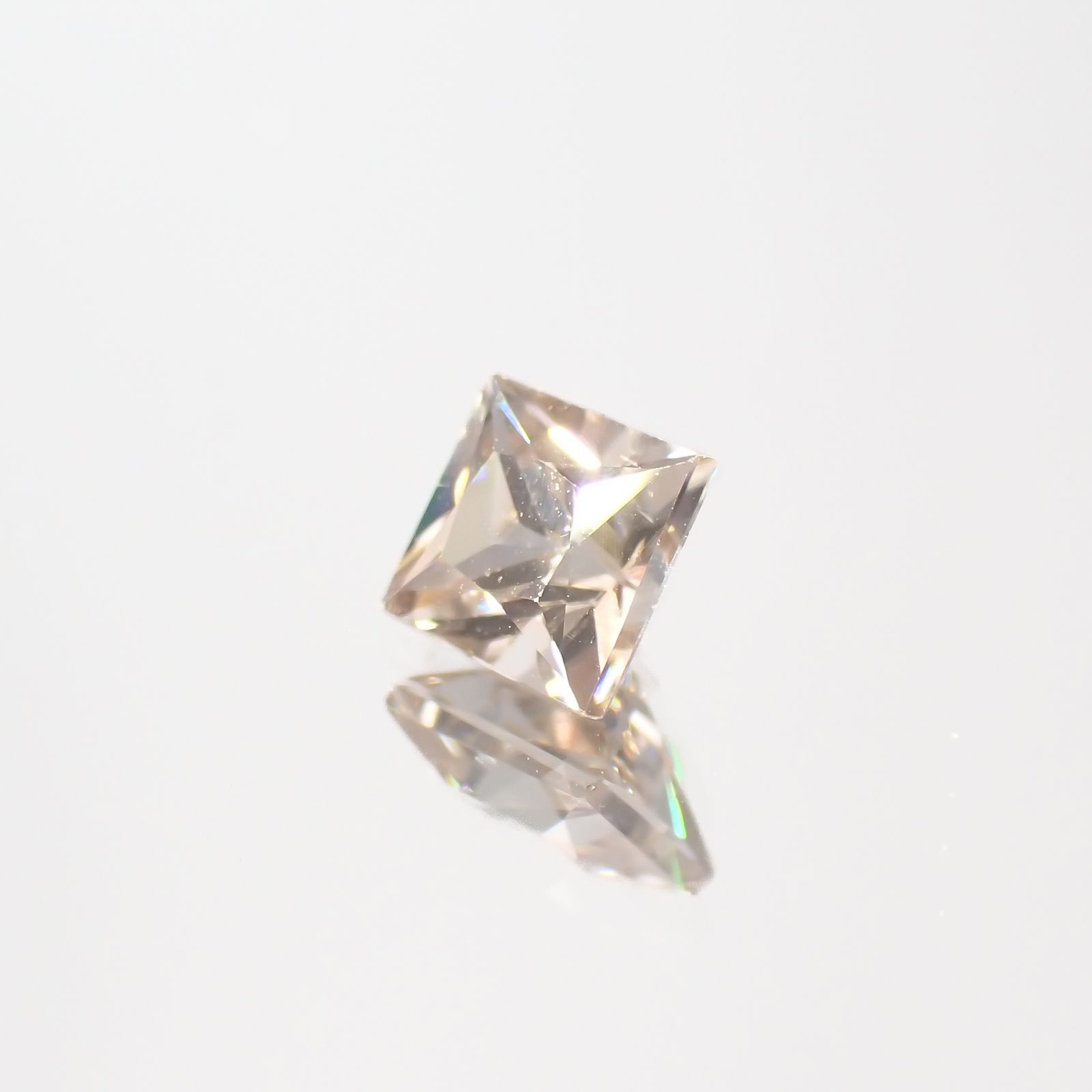 ◇プリンセスカット◇シャンパンカラージルコン スリランカ/カンボジア産 0.56ct[230421645]4x3.9mm前後