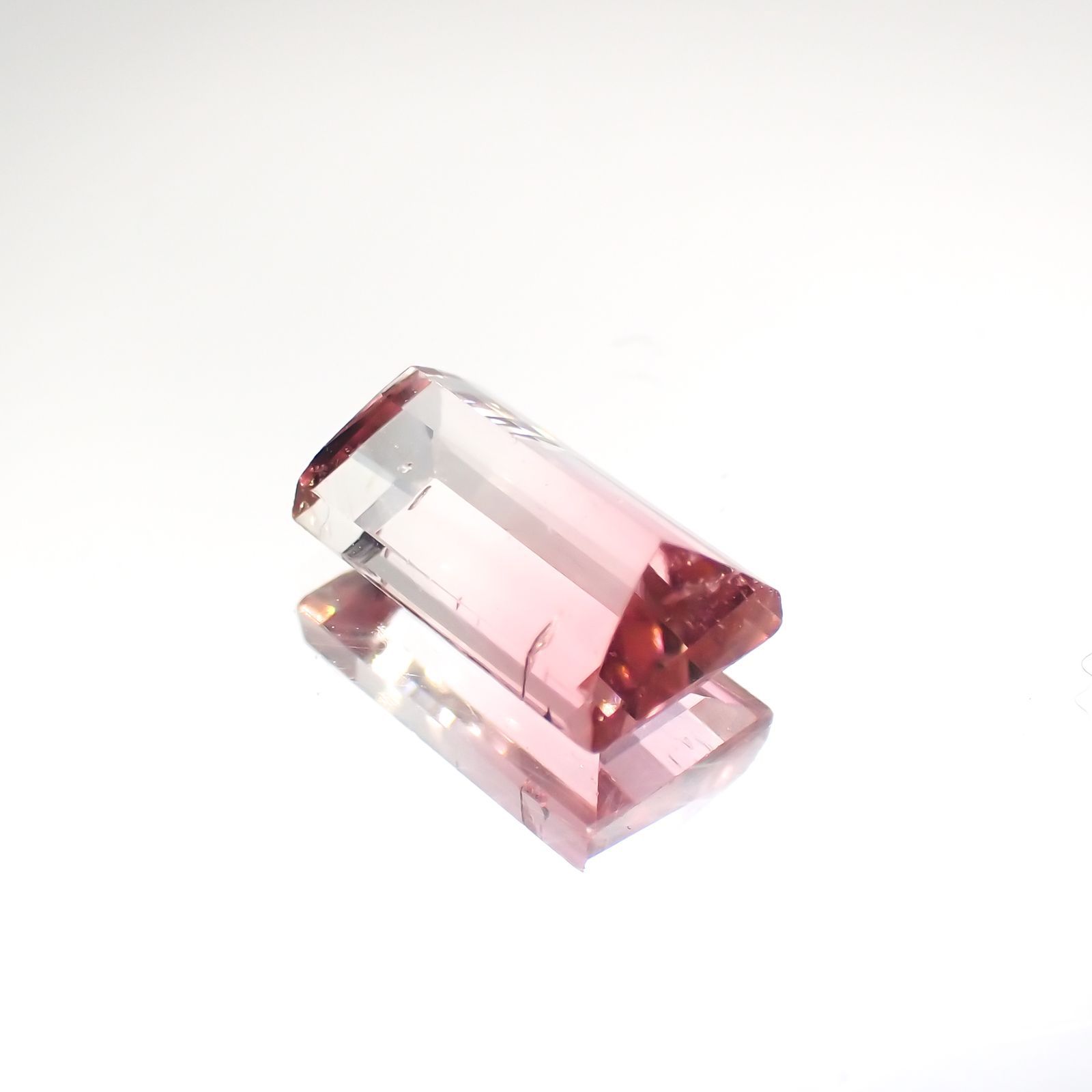 バイカラートルマリン(宝石名バイカラー・トルマリン)ブラジル産 1.241ct ソ付(彩珠)[230622373]7.8x4.6mm前後