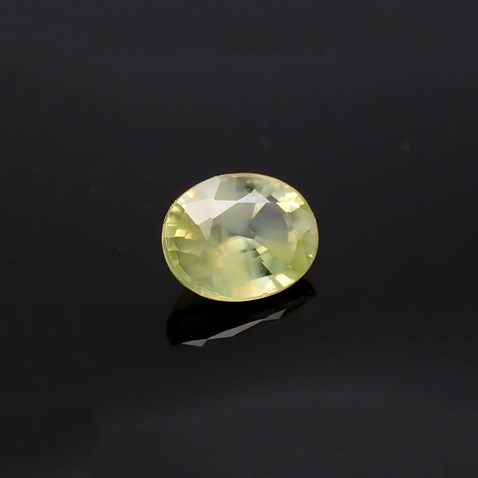 クリソベリル(宝石名クリソベリル)マダガスカル産 識別済 1.02ct / 6.7x5.4mm前後 [220817452]