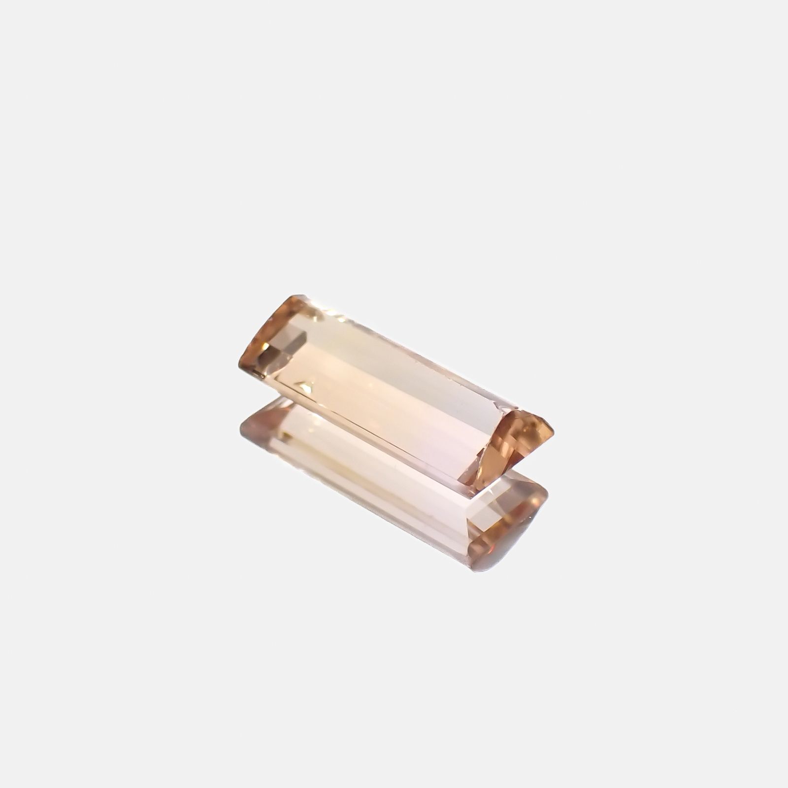 バイカラートパーズ ブラジル産 1.40ct[231023707]10.1x4.3mm前後