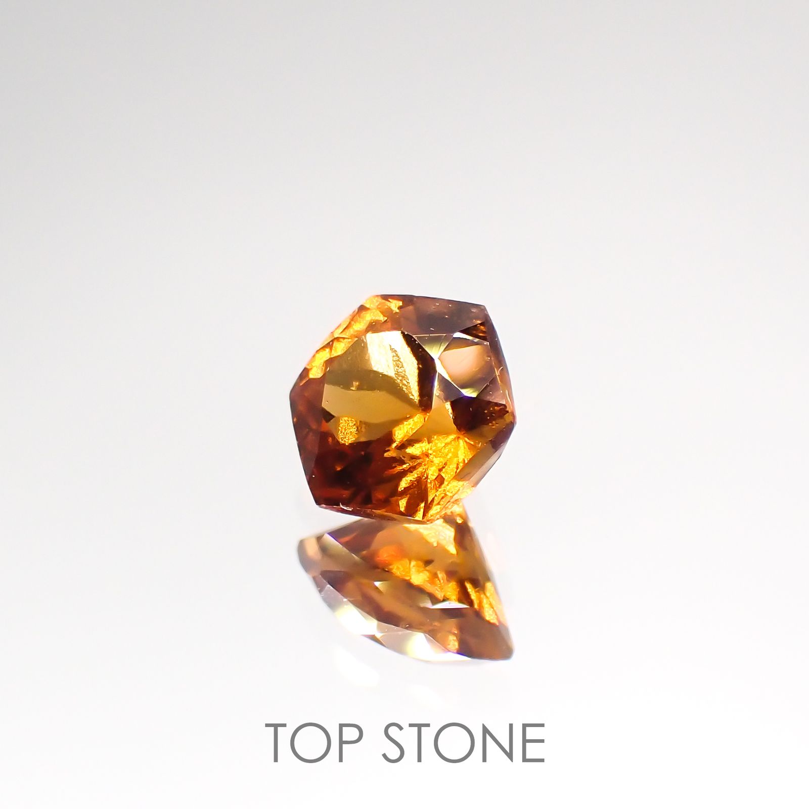 ◇ヘキサゴンカット◇ヘソナイトガーネット(宝石名ガーネット) スリランカ産 1.01ct 識別済[210812685]5.5×5.4mm前後
