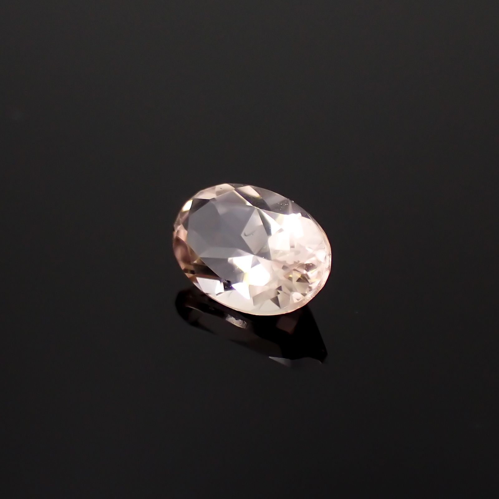 モルガナイト(宝石名モルガナイト)ナイジェリア産 0.73ct 識別済[230321164]7.2x4.9mm前後