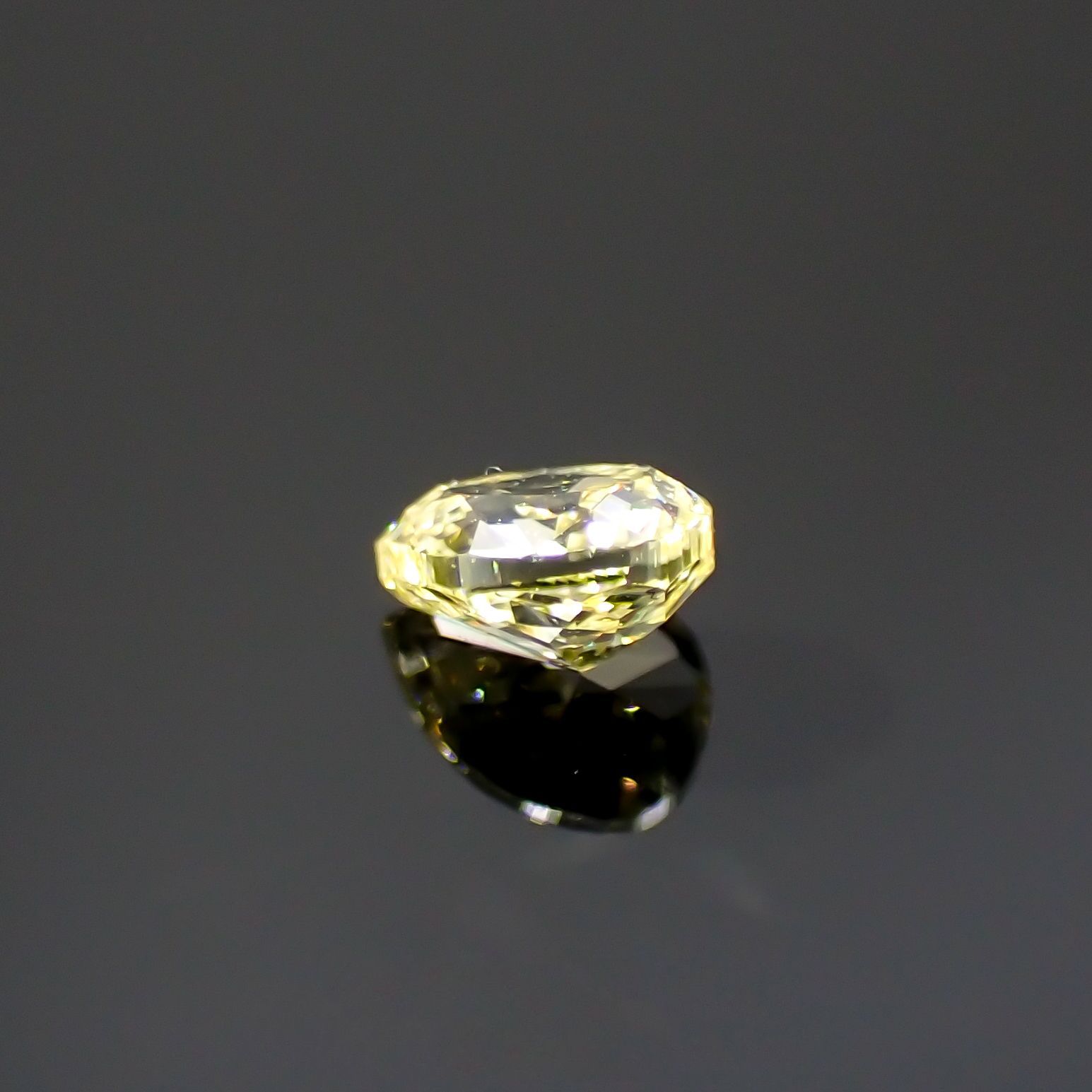 イエローダイヤモンド SI-VS(宝石名ダイアモンド) 0.12ct 識別済[220616398]3.4x2.4mm前後