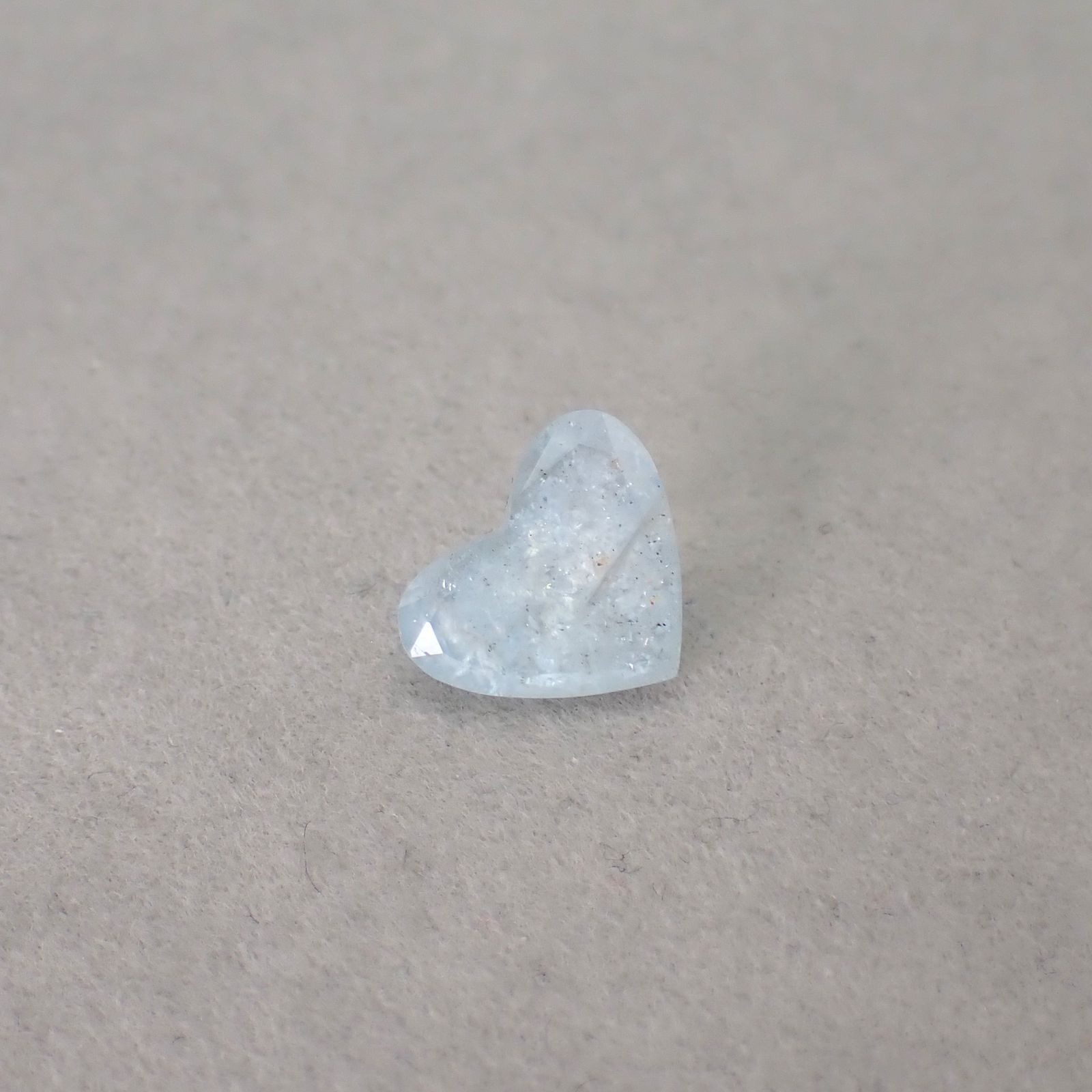 イリデッセンスアクアマリン ブラジル産 2.62ct / 9.4x11.4mm前後 [250730851]