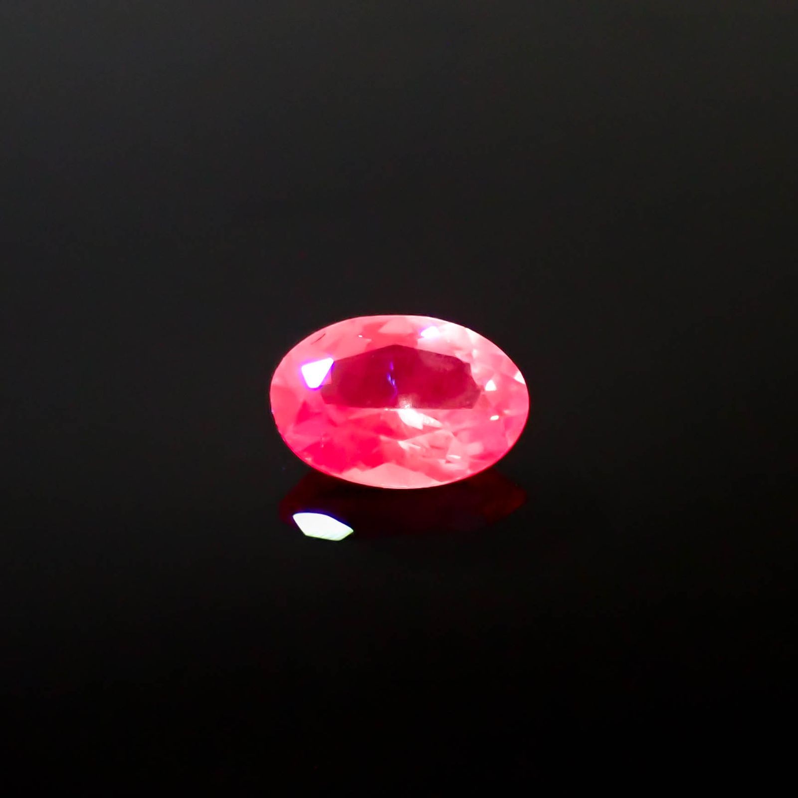 シルキーピンクスピネル タンザニア産 0.48ct [250530337]6x4.1mm前後