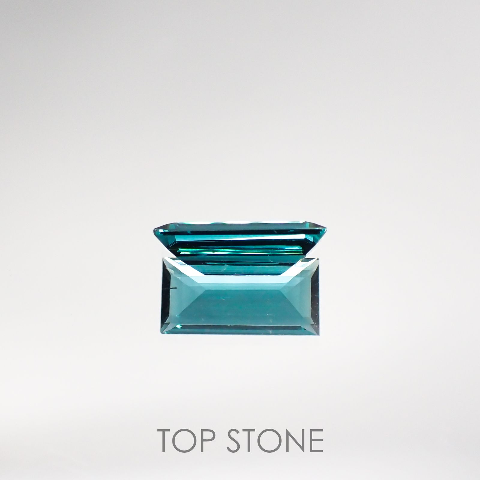 ブルートルマリン(宝石名ブルー・トルマリン) ブラジル産 1.246ct ソ付(彩珠)[210711635]9.8×4.8mm前後