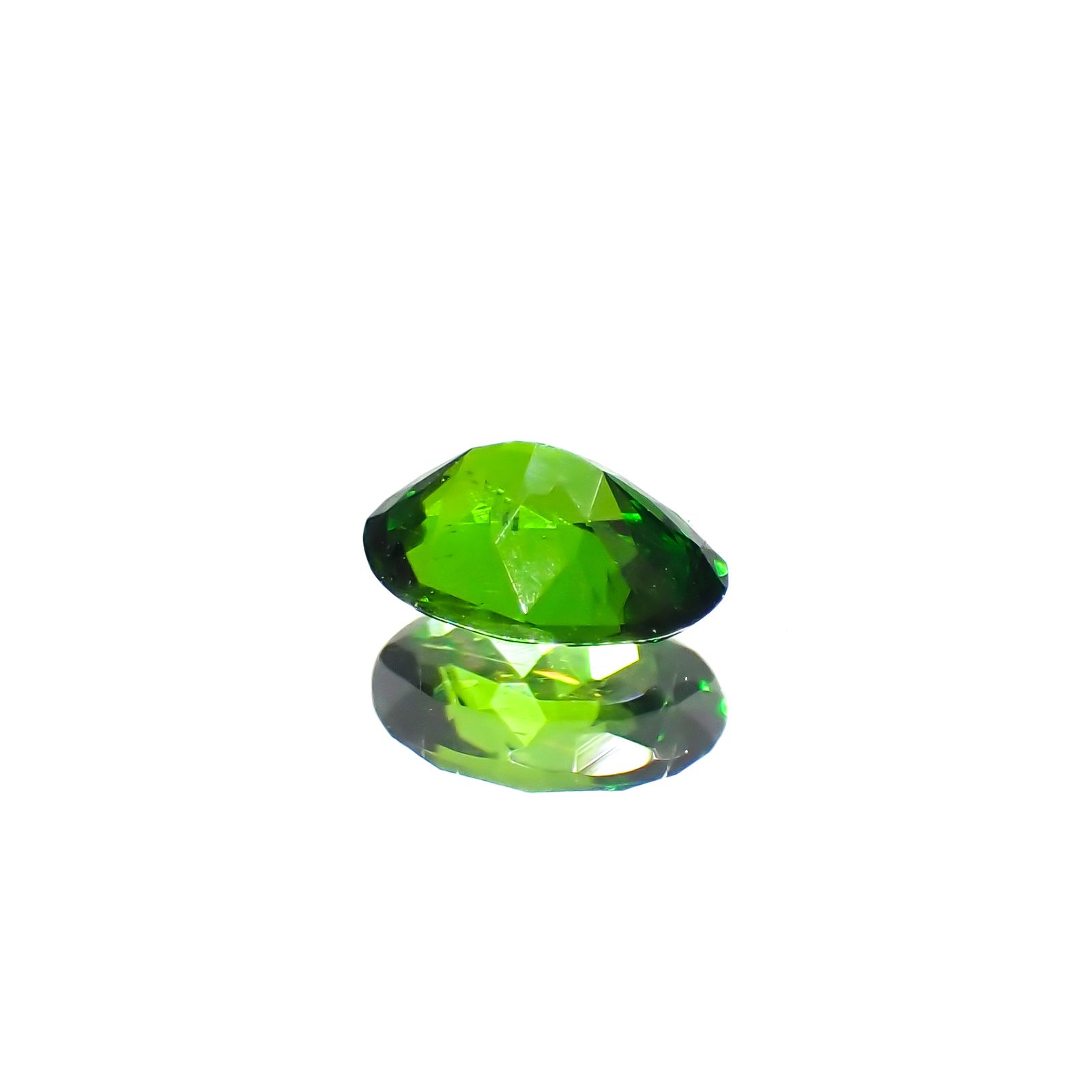 クロムダイオプサイド(宝石名クロム・ダイオプサイド)ロシア産 0.20ct 識別済[231023900]4.5x3.3mm前後
