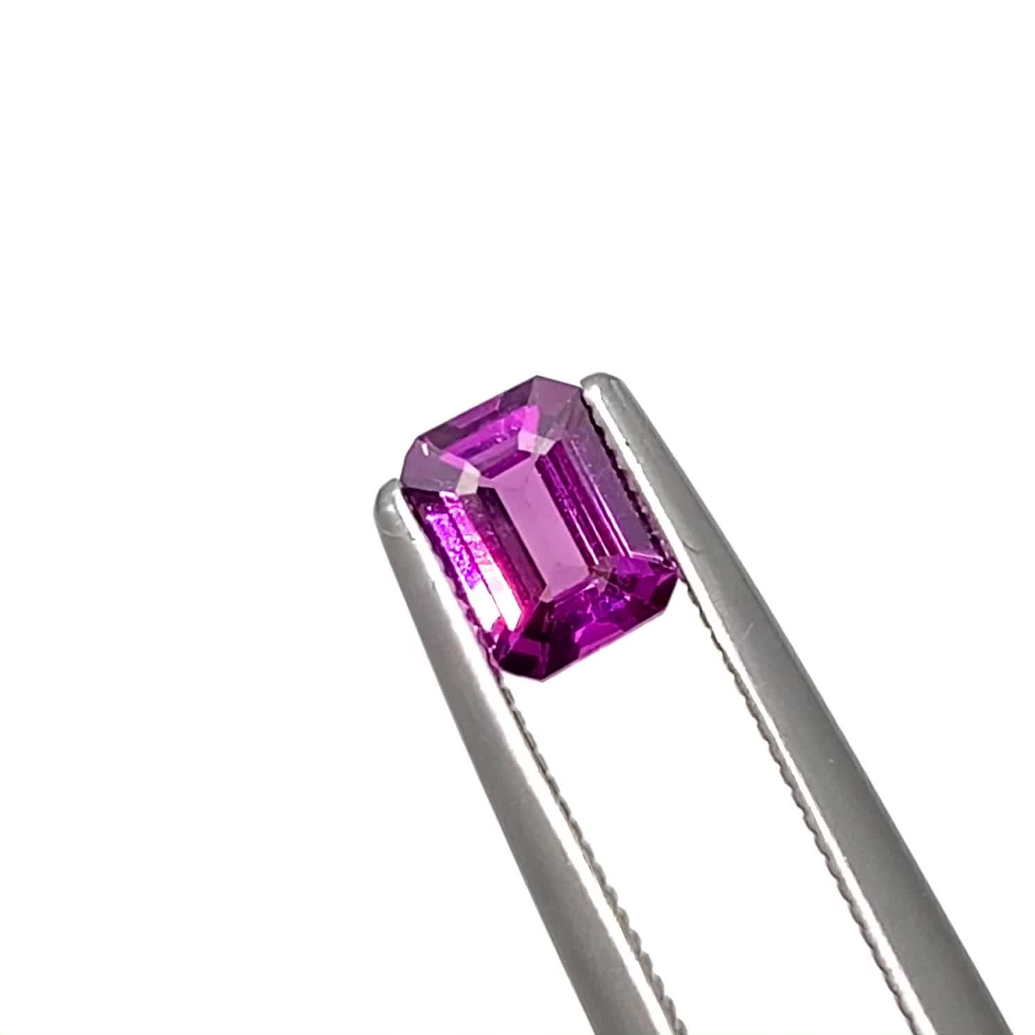 グレープガーネット(宝石名ガーネット)ブラジル産 0.54ct 識別済