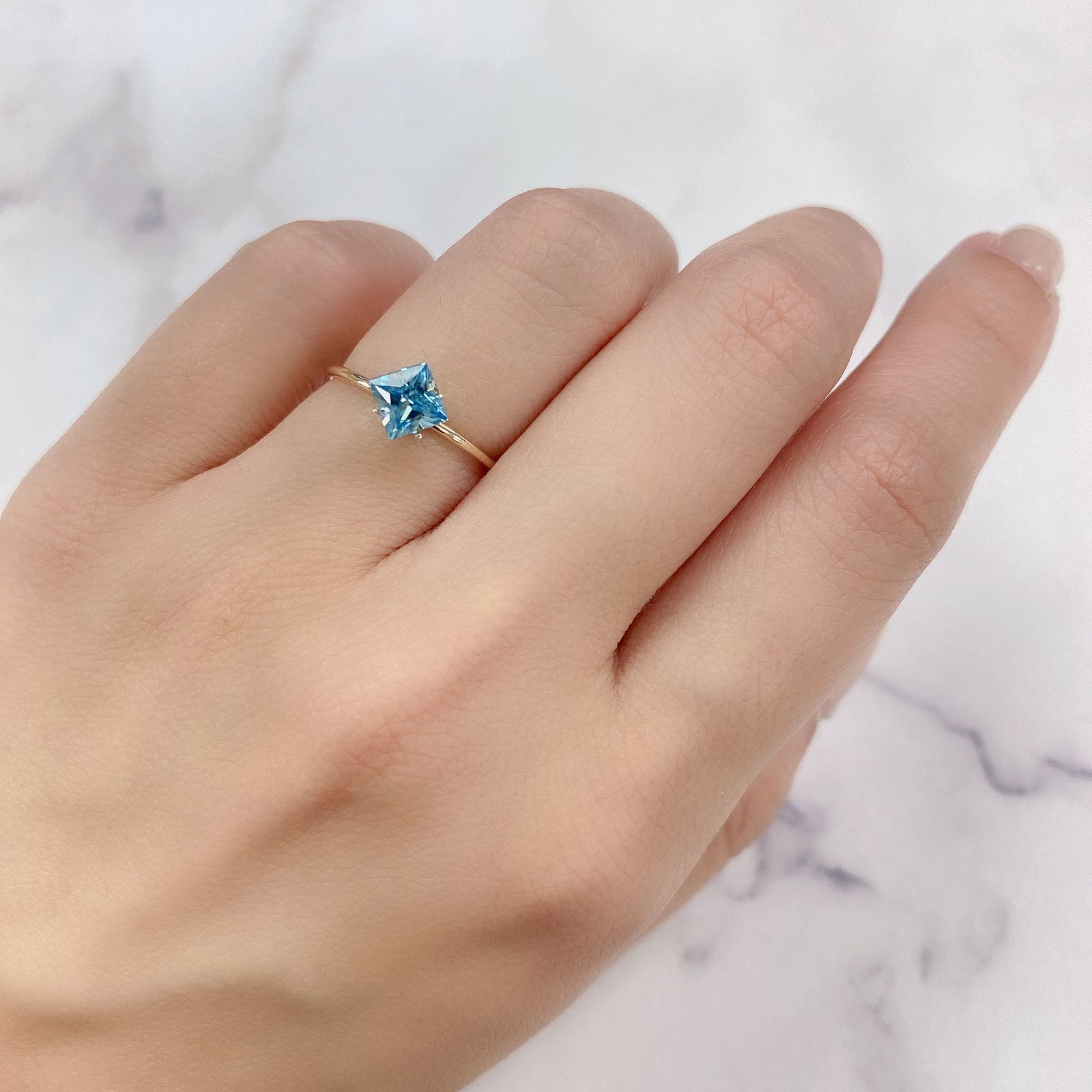 ◇プリンセスカット◇ブルージルコン(宝石名ジルコン) カンボジア産 1.04ct 識別済[21017933]5.1×5.1mm前後