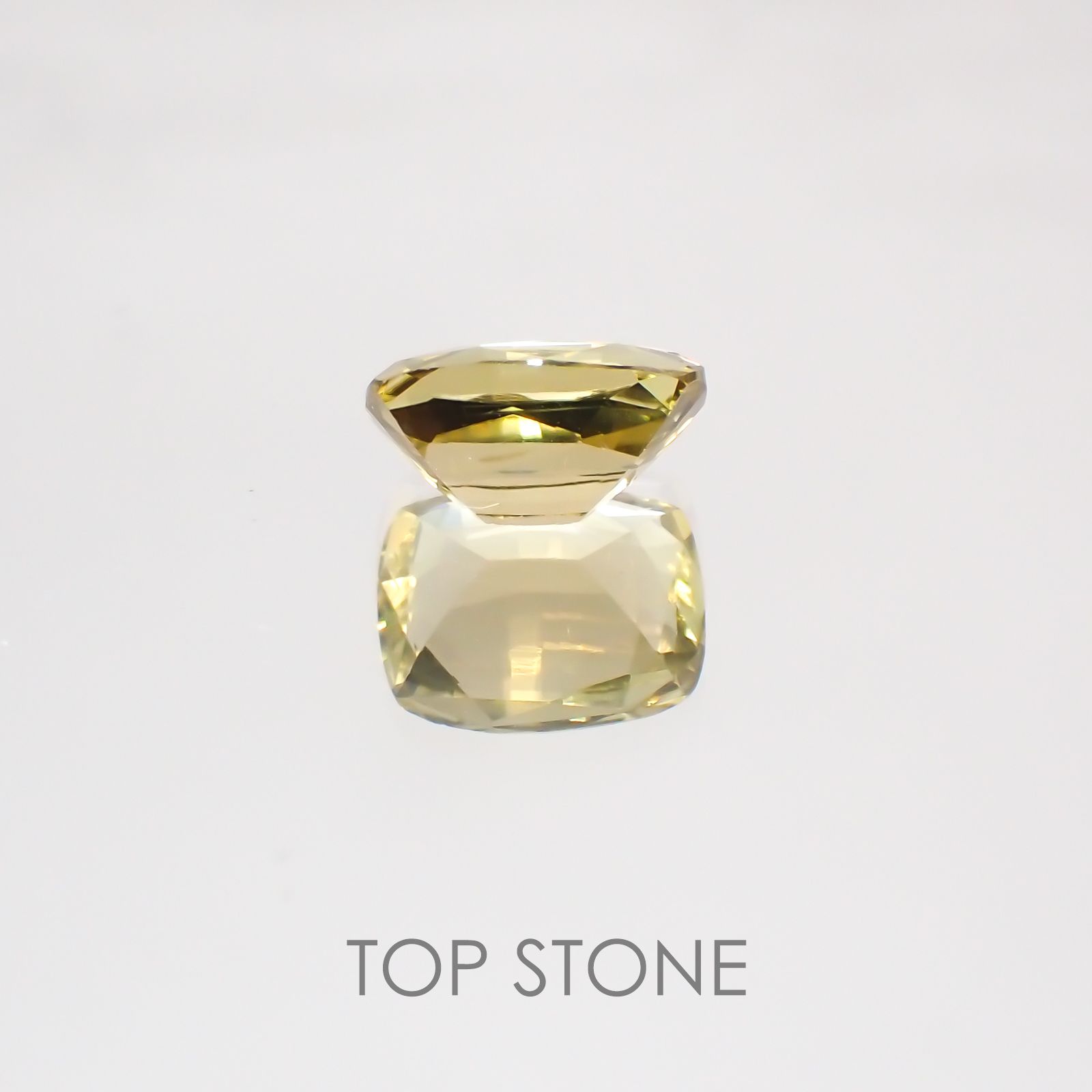 コーネルピン(宝石名コーネルピン) スリランカ産 1.59ct 識別済[21018933]7.9×6.3mm前後