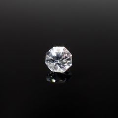 ◇オクタゴンカット◇カラーレスジルコン(宝石名ホワイト・ジルコン)スリランカ/カンボジア産 識別済 0.84ct / 5x4.9mm前後 [251231389]