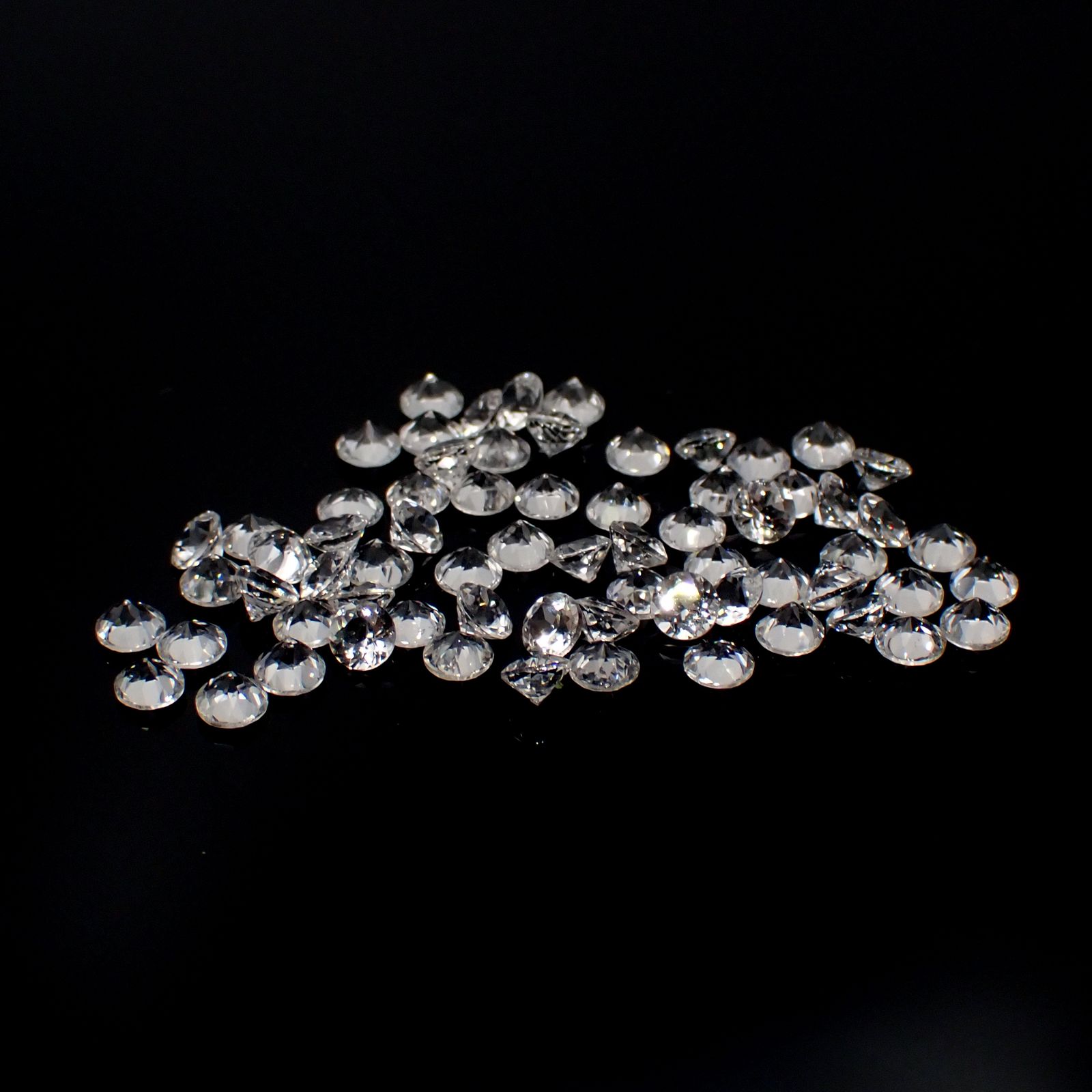 <ランダムセレクト1個販売> ダンビュライト(宝石名ダンブライト)メキシコ産 約0.10-0.12ct 識別済[230722582-PAC]3x3mm前後