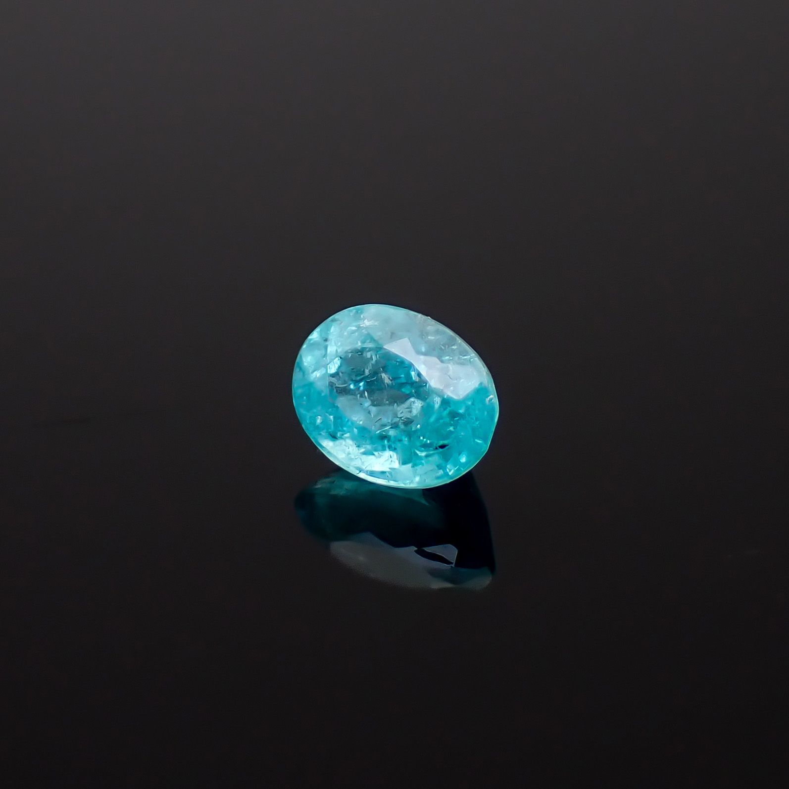 パライバトルマリン ブラジル・パライバ州バターリャ鉱山産 0.24ct / 4.3x3.2mm前後 [260932810]