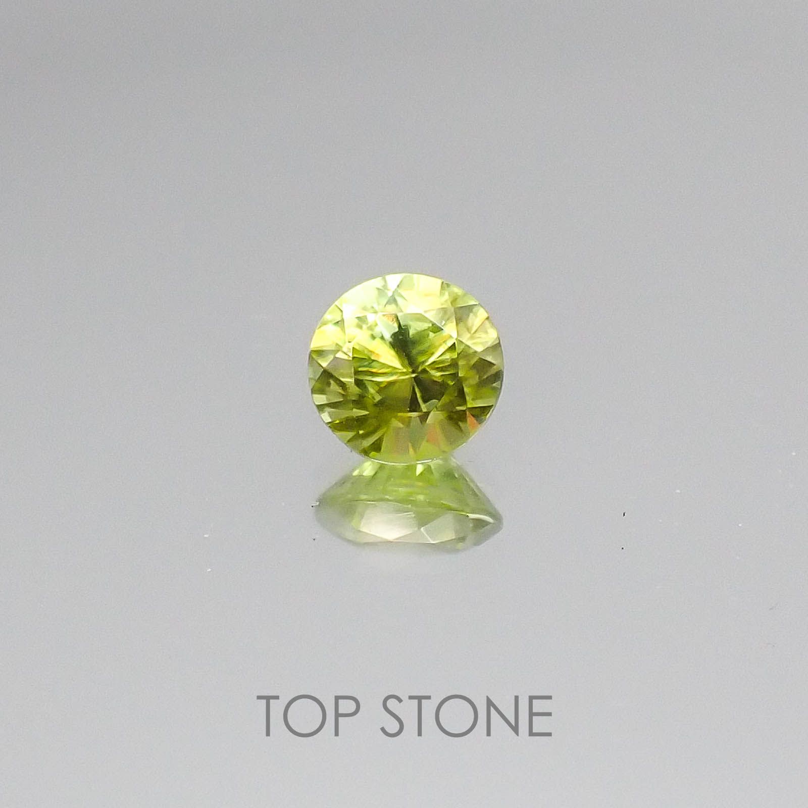 スフェーン(宝石名スフェーン) マダガスカル産 0.57ct 識別済[20073869]5.1×5..1mm前後