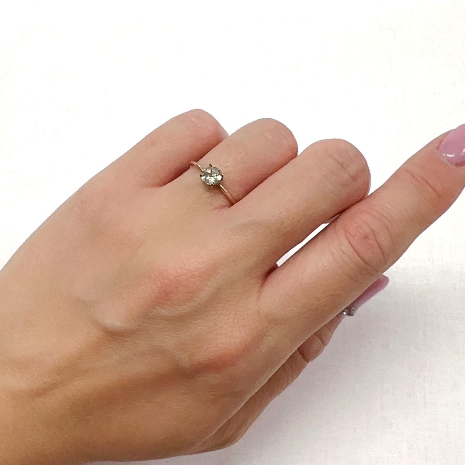 ダイアスポア(宝石名ダイアスポア)トルコ産 0.54ct 識別済[231124159]5x5mm前後