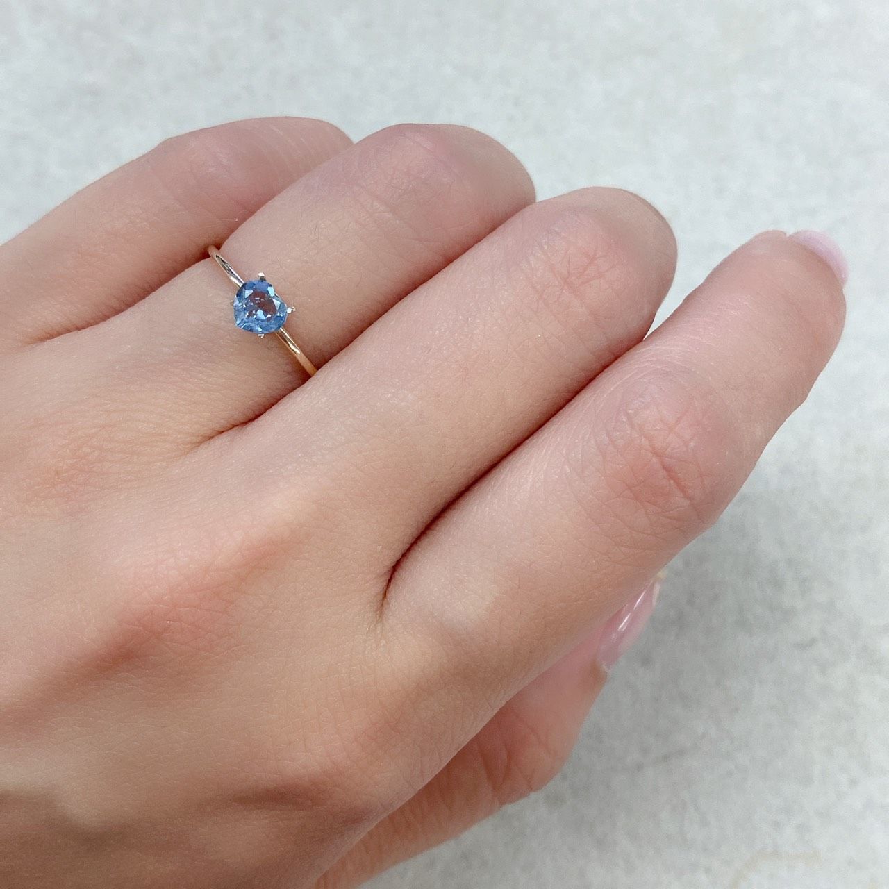 サンタマリアアクアマリン(宝石名アクアマリン) ブラジル産 0.32ct 識別済[210711412]4.8×4.9mm前後