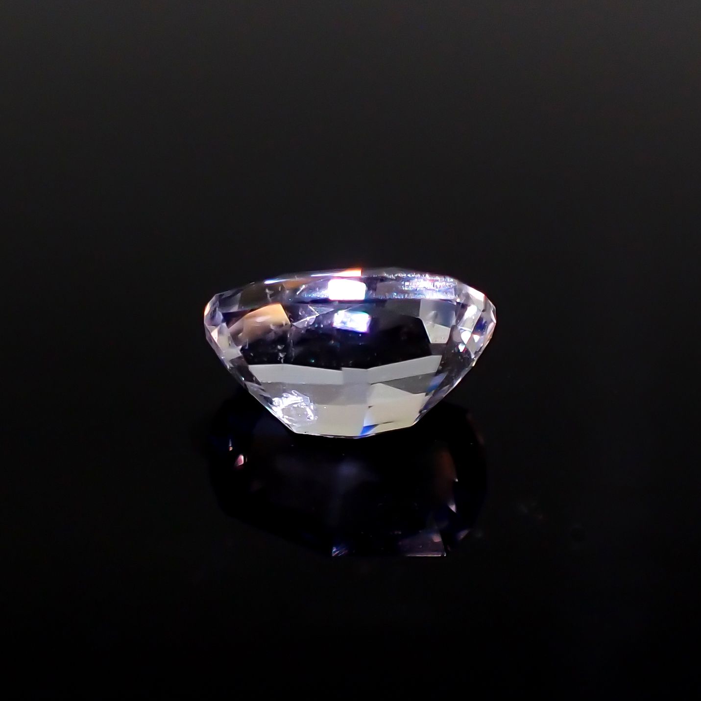 ◇カスタムカット◇レインボームーンストーン マダガスカル産 0.85ct[230923433]7.2x4.8mm前後