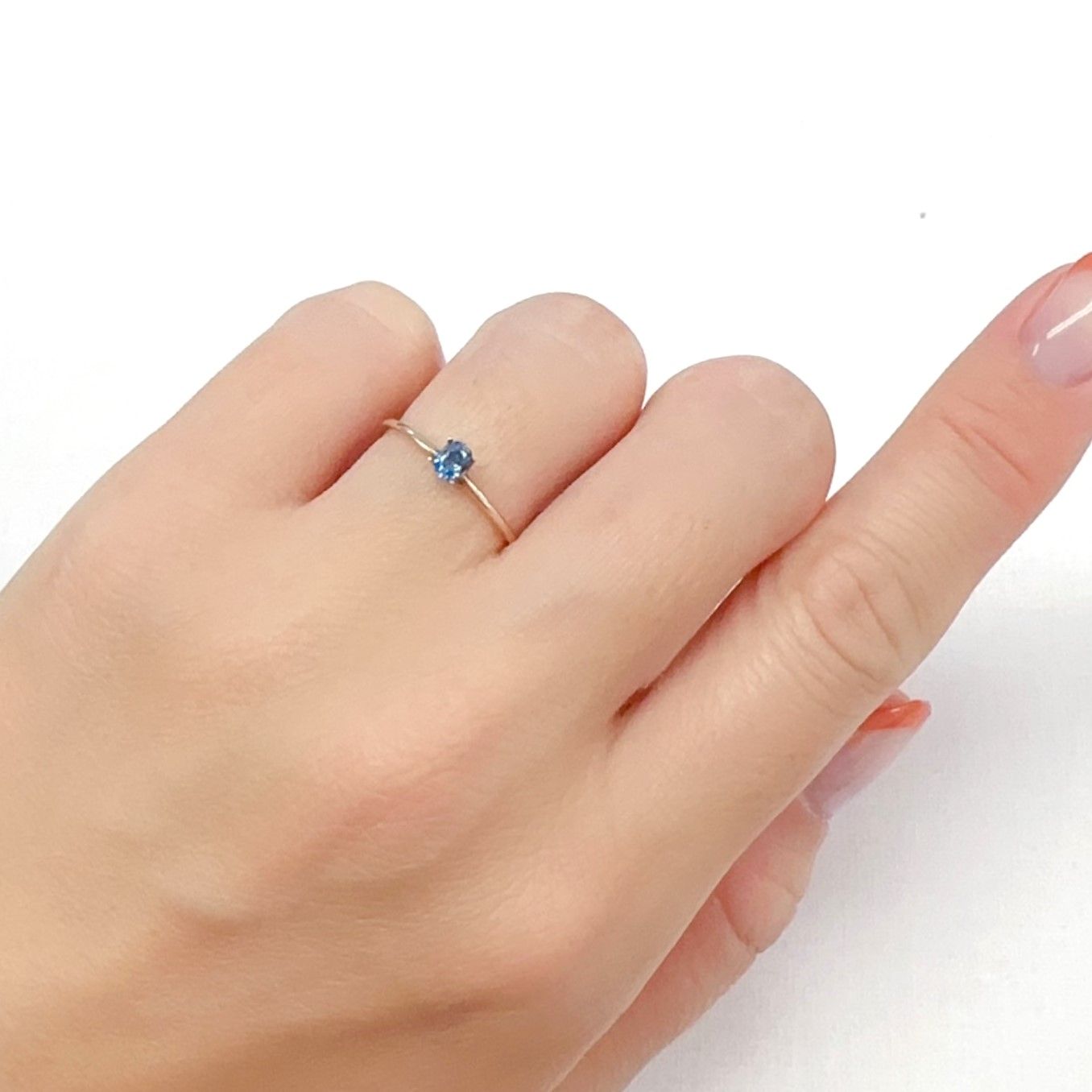 サンタマリアアクアマリン ブラジル産 0.13ct[240225992]3.8x2.9mm前後