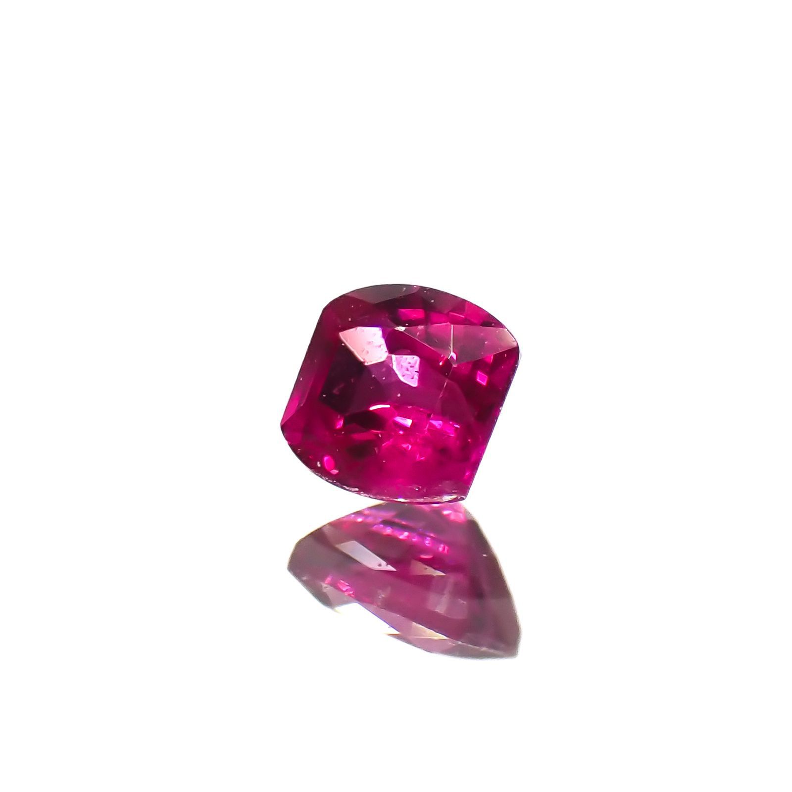 ルビー モザンビーク/ビルマ産 0.15ct[220616211]2.8x2.7mm前後