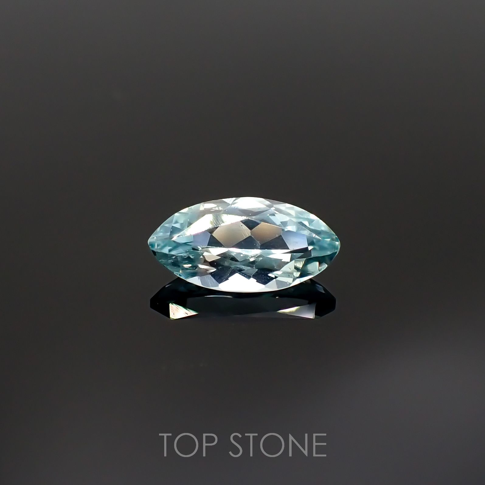 シーフォームカイヤナイト(宝石名カイヤナイト)タンザニア産 1.20ct 識別済[220616279]10x5mm前後