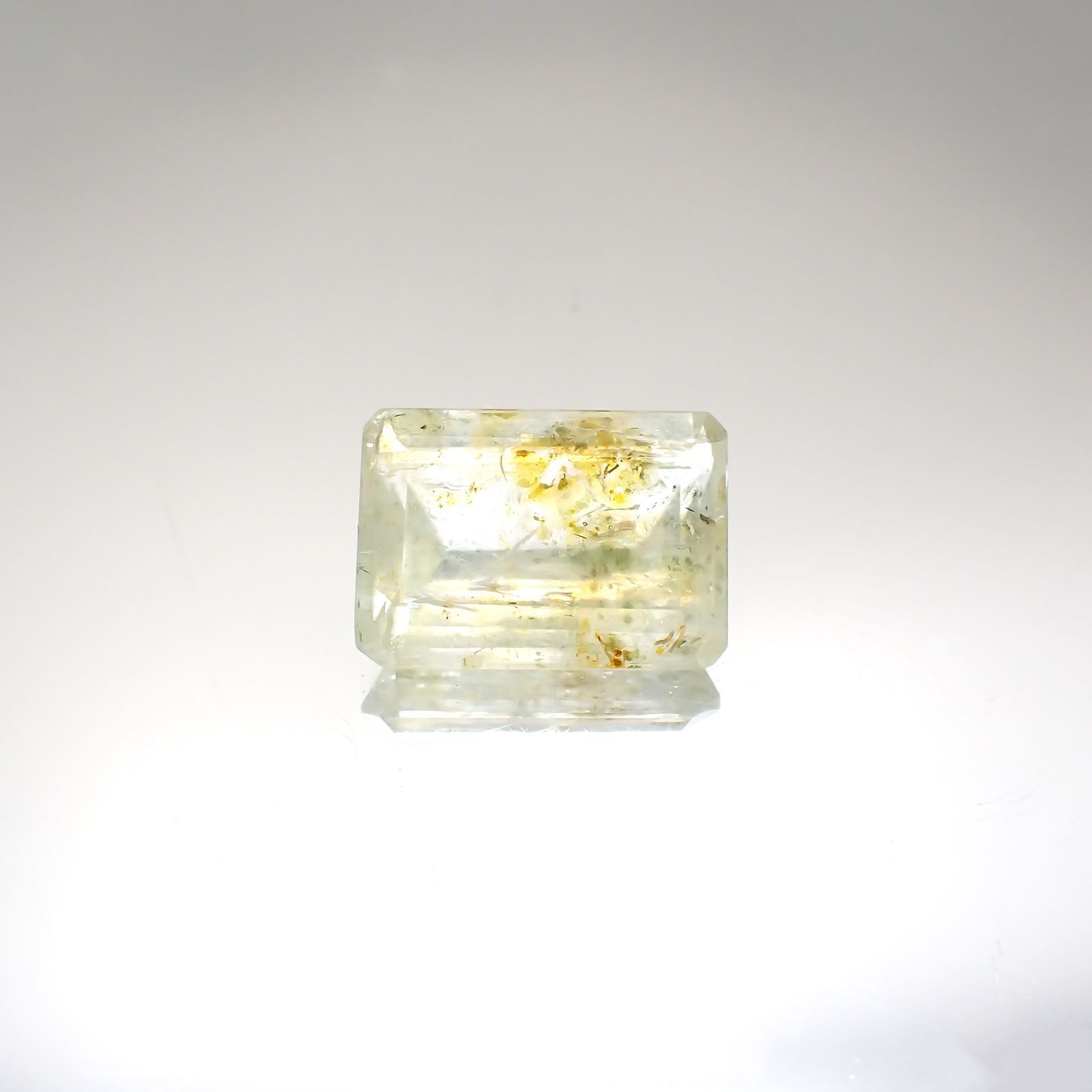 オーロラアクアマリン ブラジル産 6.39ct[220114409]13.9x9.9mm前後
