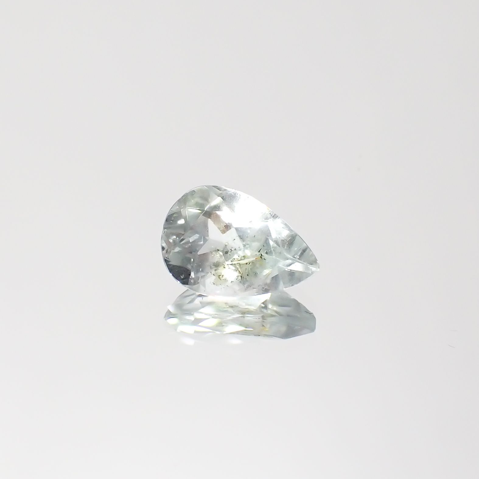 オーロラアクアマリン ブラジル産 1.32ct[231224675]9.4x6.3mm前後