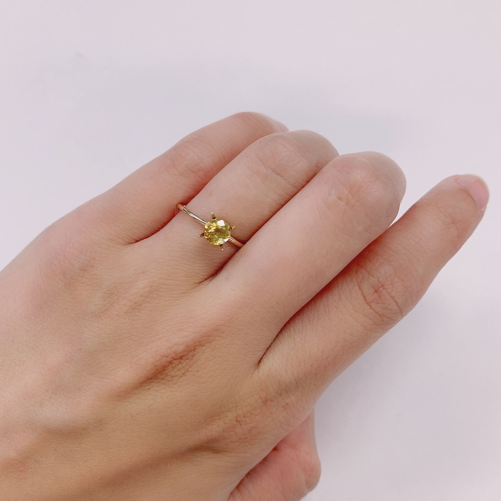 イエロースフェーン マダガスカル産 ルース 0.56ct[210812767]4.8×4.8mm前後
