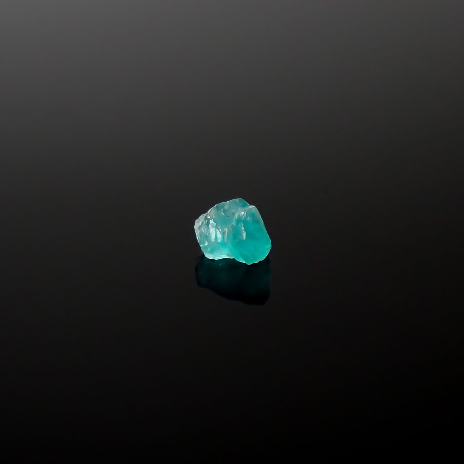 パライバトルマリン 原石 ブラジル・パライバ州バターリャ鉱山産 0.14ct[240326997]3x2.7mm前後