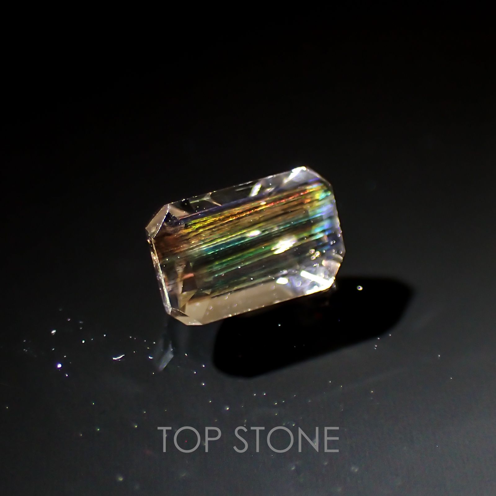 レインボースキャポライト ブラジル産 ルース 0.57ct[210310346]6.1×3.8mm前後
