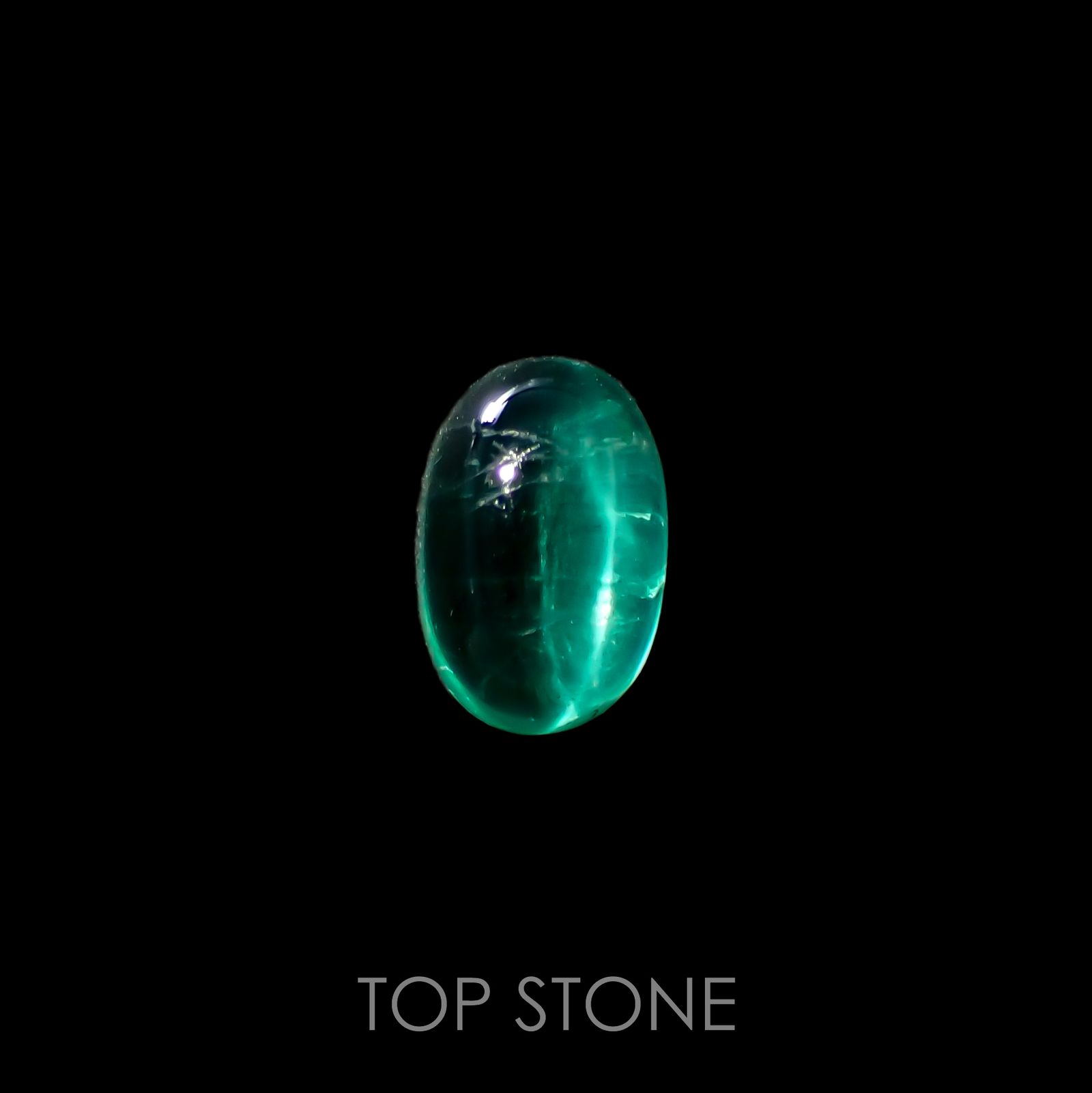エメラルドキャッツアイ(宝石名エメラルド)コロンビア産 0.62ct 識別済[220115181]6.6x4.4mm前後