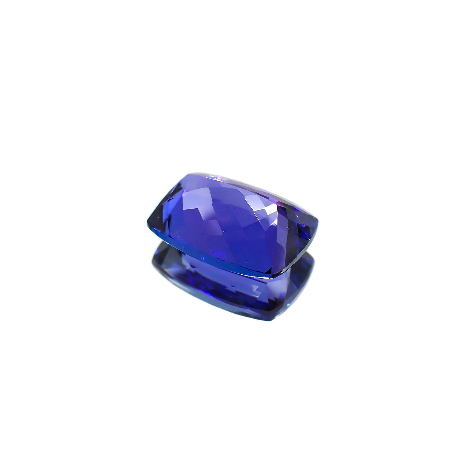 タンザナイト(宝石名タンザナイト) タンザニア産 ソ付(彩珠) 5.755ct / 12.6x9.1mm前後 [210310319]