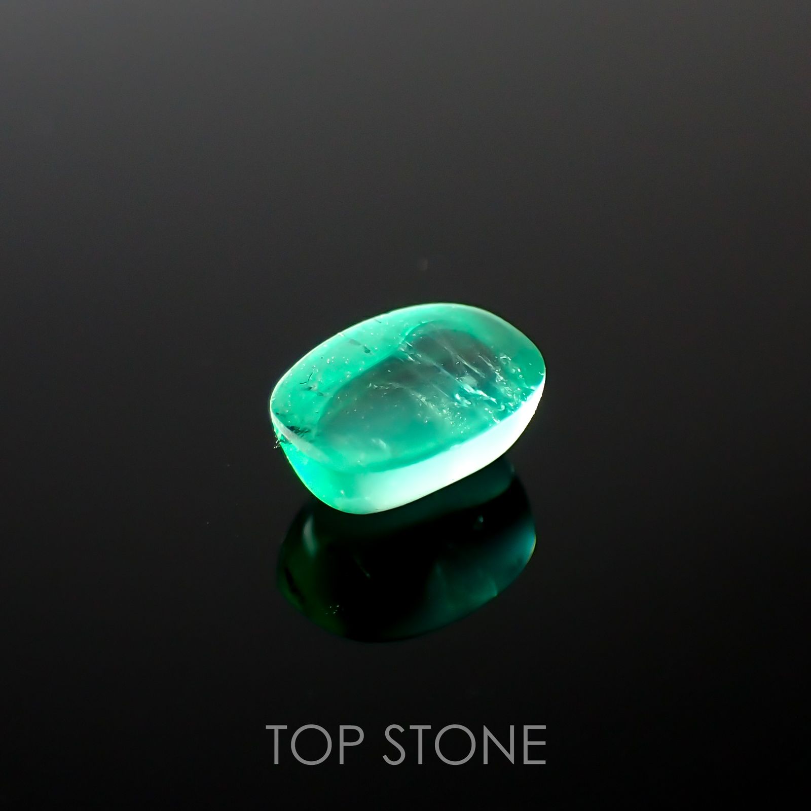 エメラルドキャッツアイ(宝石名エメラルド)コロンビア産 0.75ct 識別済[220115179]6.5x4.7mm前後